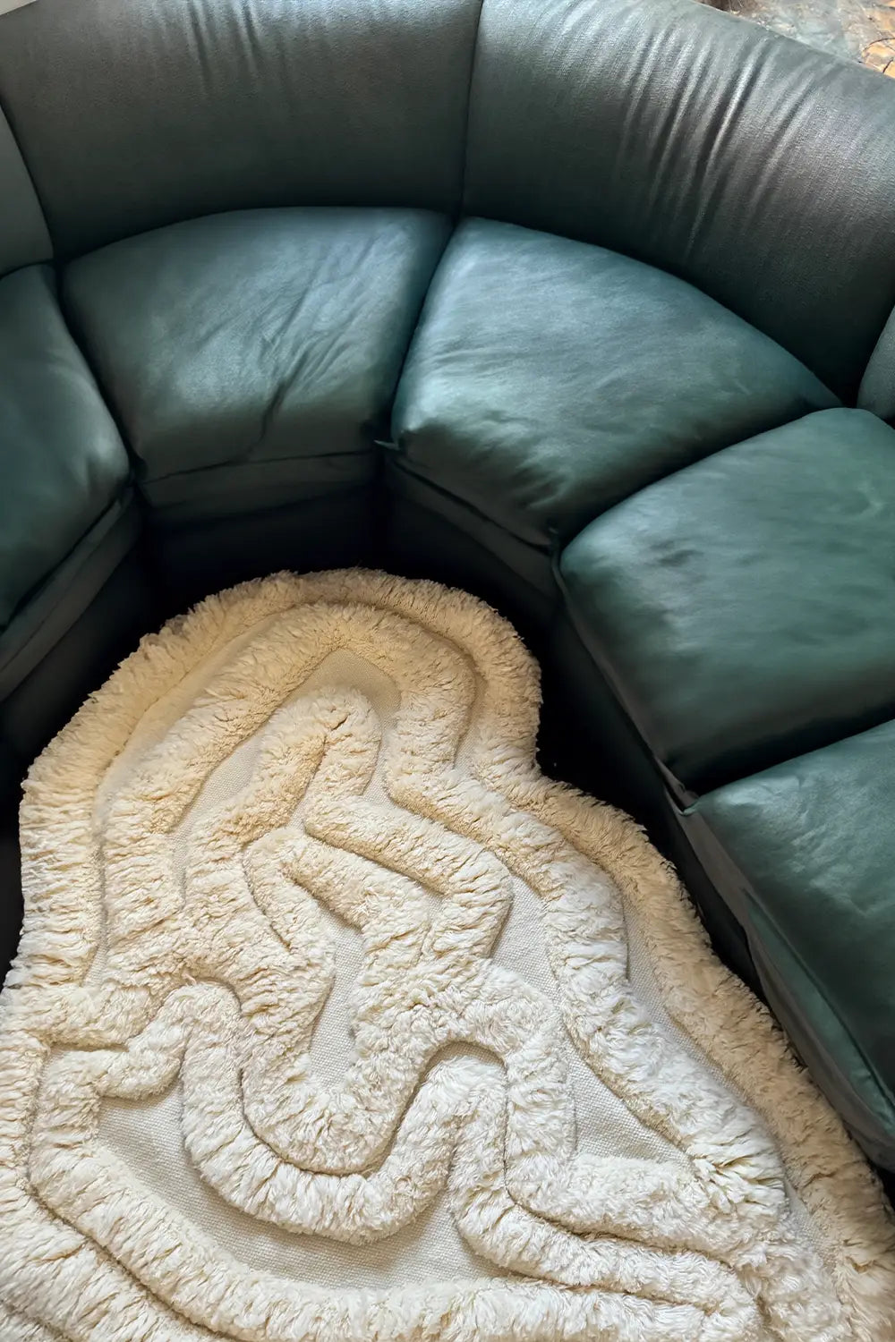 Rolling Tides Organic Shaped Shag Wool Rug、mySite、gigharbornorthrealestate