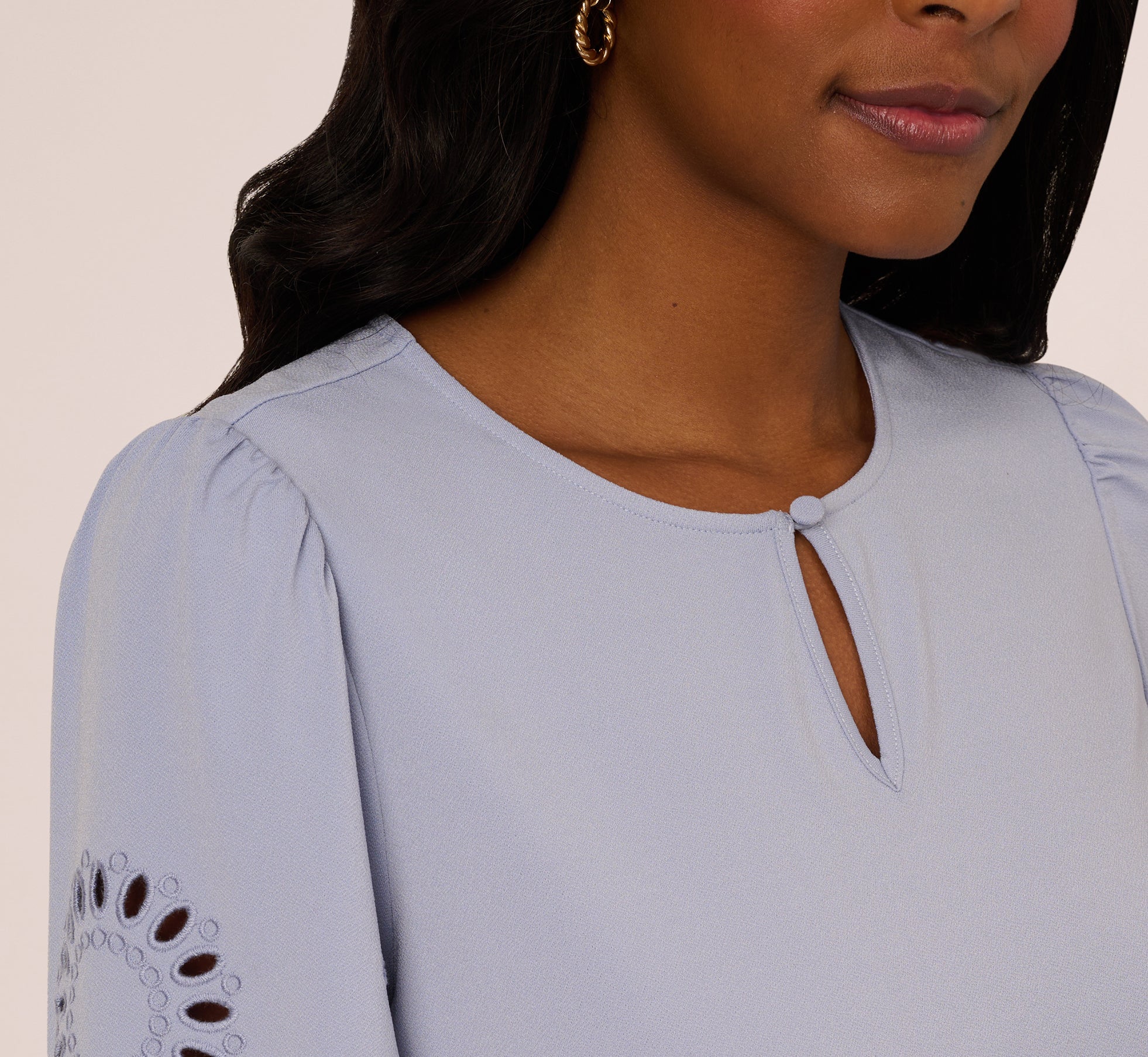 Short Sleeve Keyhole Eyelet Top In Eventide、mySite、solidvoid