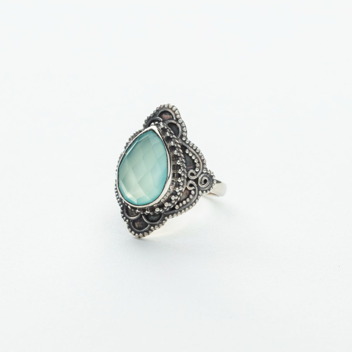 Pear-Shaped Chalcedony Filigree Statement Ring in Silver、mySite、topwebapps