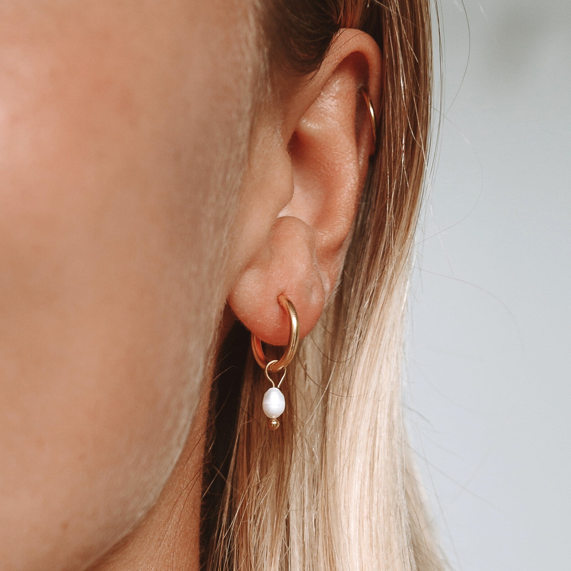 Pearl Huggie Hoops、mySite、hinf8tx79