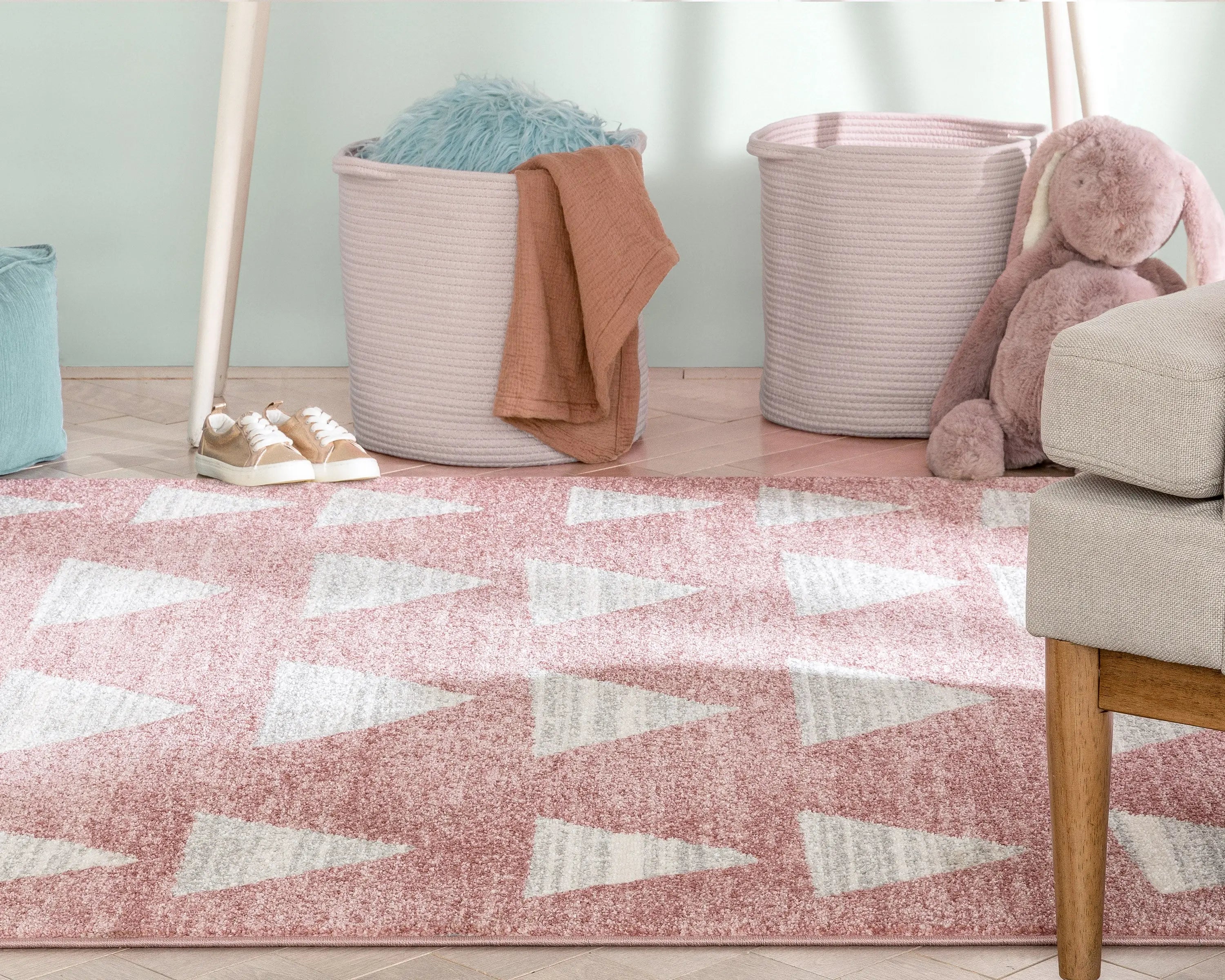 Triangles Modern Geometric Pattern Pink Kids Rug、mySite、gigharbornorthrealestate
