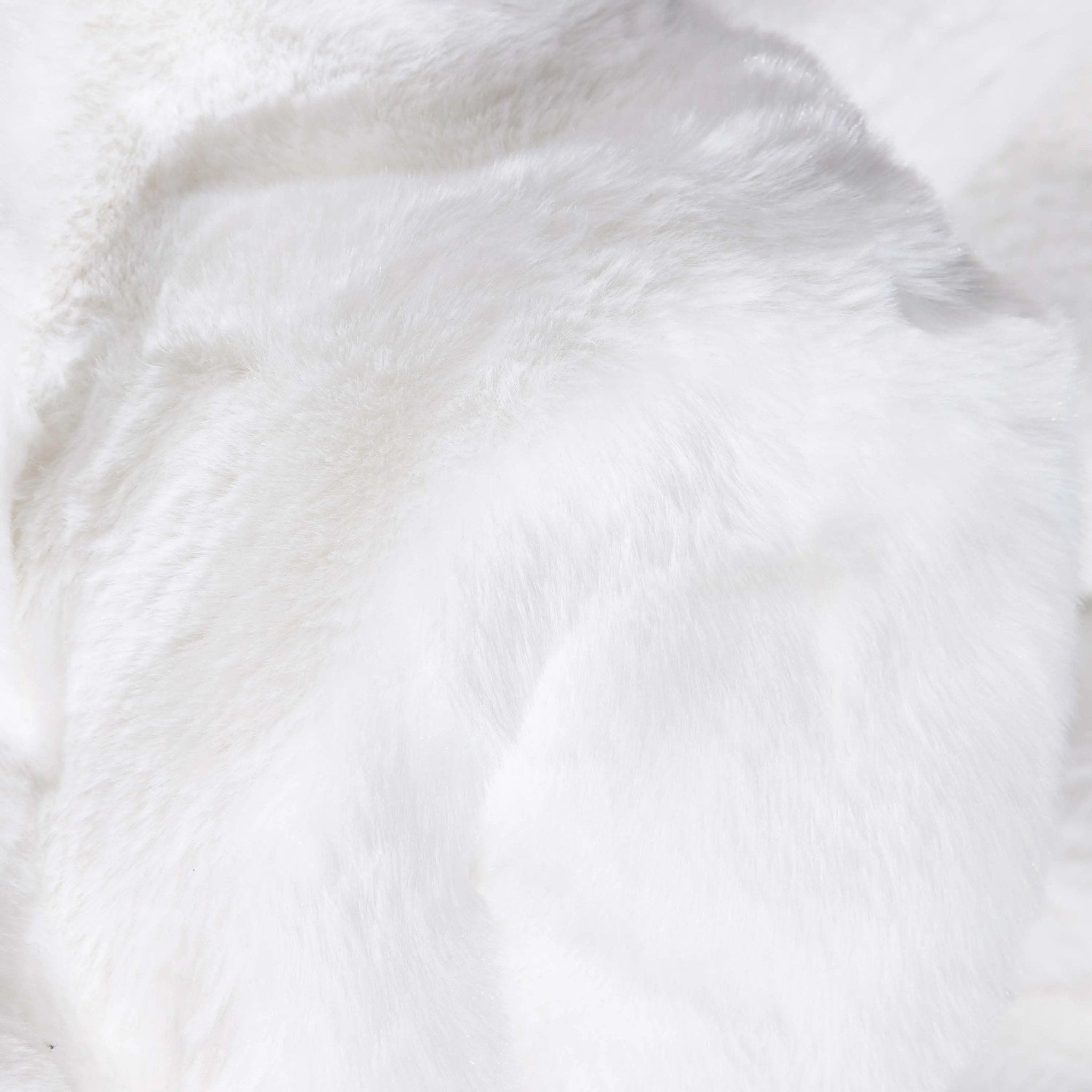 Crest Modern Glam Faux Fur Plush White Shag Rug、mySite、gigharbornorthrealestate