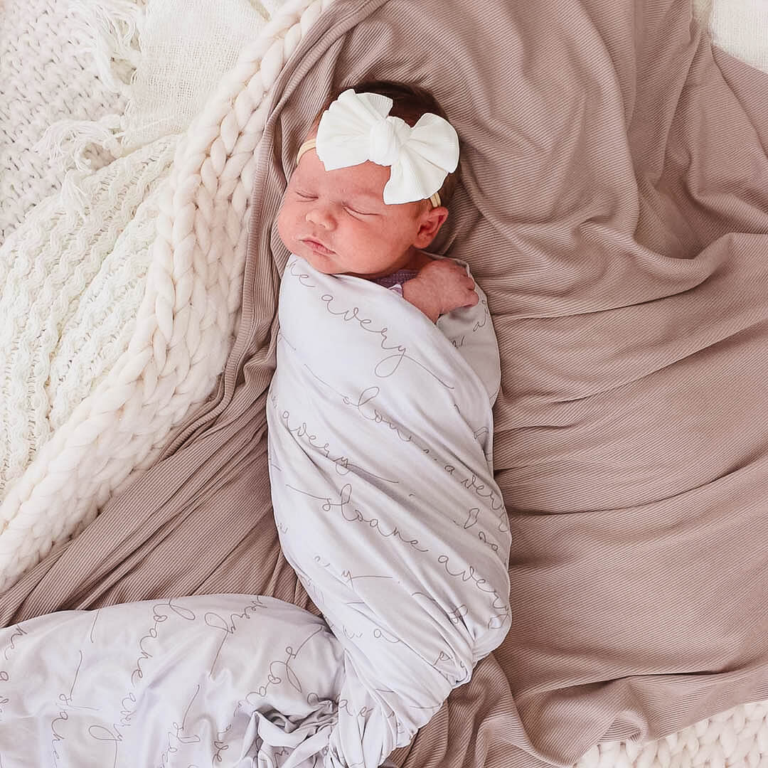  Personalized Taupe Baby Name Swaddle Blanket - Script、mySite、layawaytickets