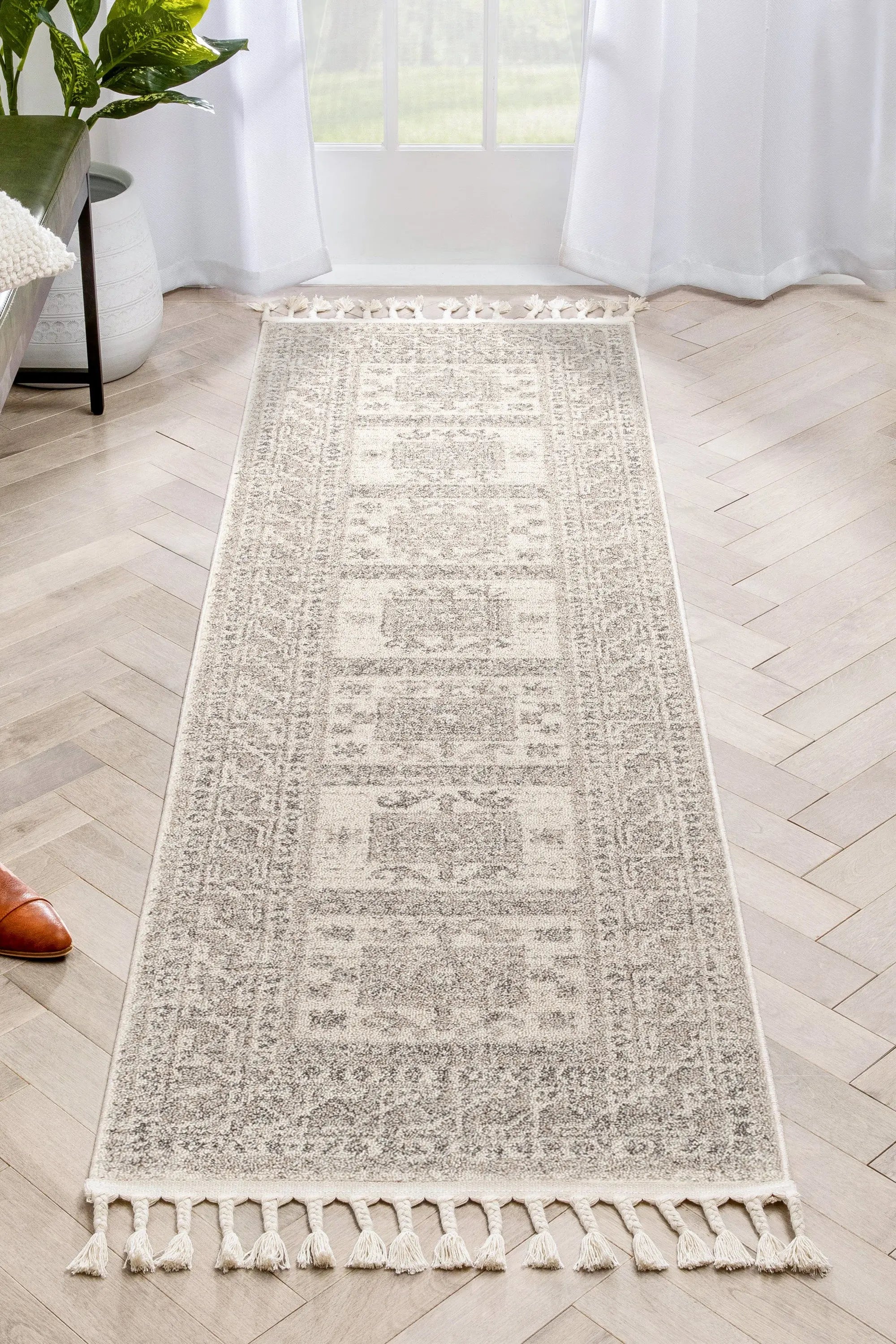 Carina Tribal Medallion Beige Kilim-Style Rug、mySite、gigharbornorthrealestate