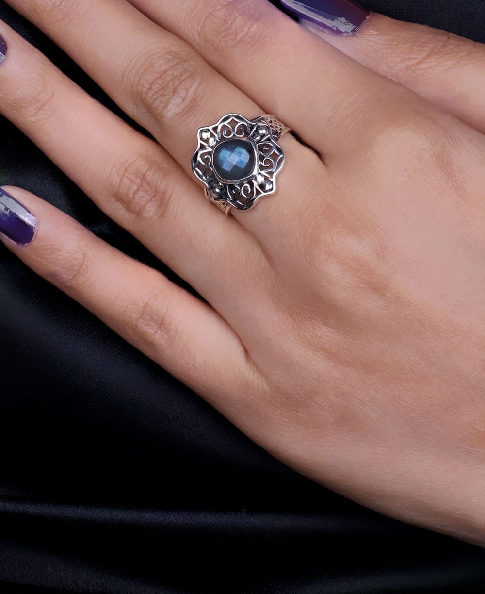 Sterling Silver Labradorite Ring with Lotus Mandala Design、mySite、topwebapps