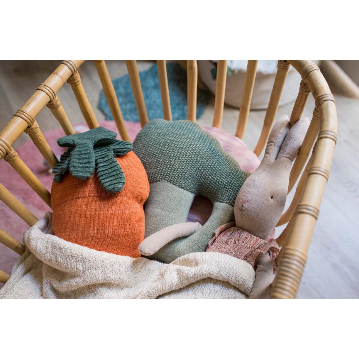 Oli & Carol Brucy the Broccoli Knitted Cushion、mySite、gigharbornorthrealestate