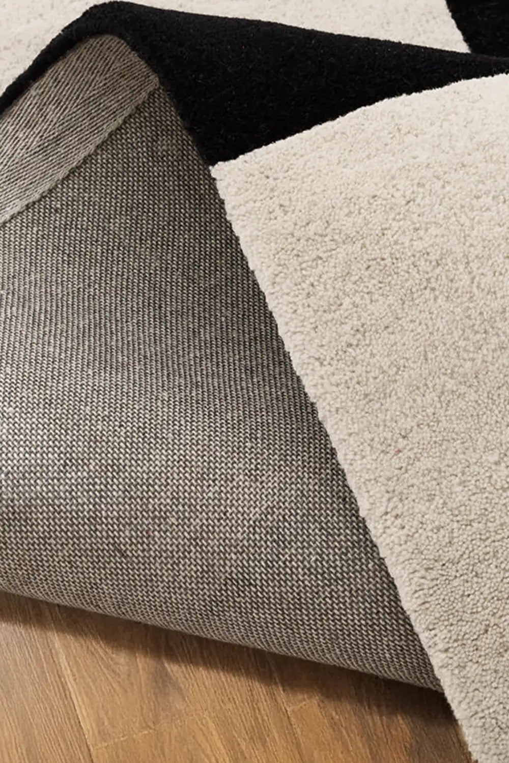 Black and White Zig Zag Square Hand Tufted Wool Rug、mySite、gigharbornorthrealestate