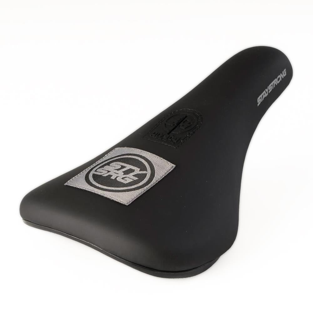  Stay Strong Icon Patch Slim Pivotal Race Seat、mySite、merchandisen