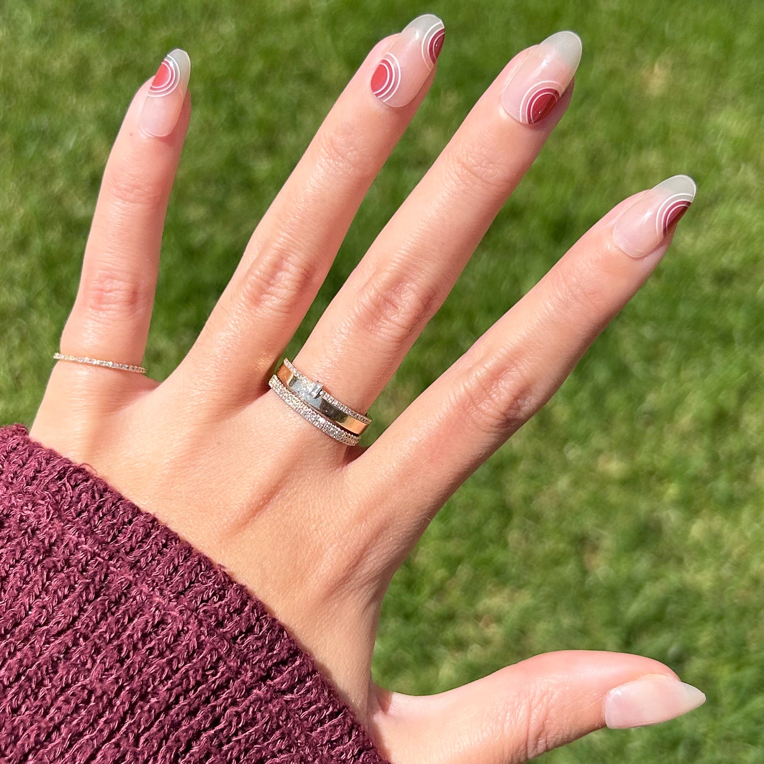 Layered Circles - Press-On | Medium | Oval、mySite、solidvoid