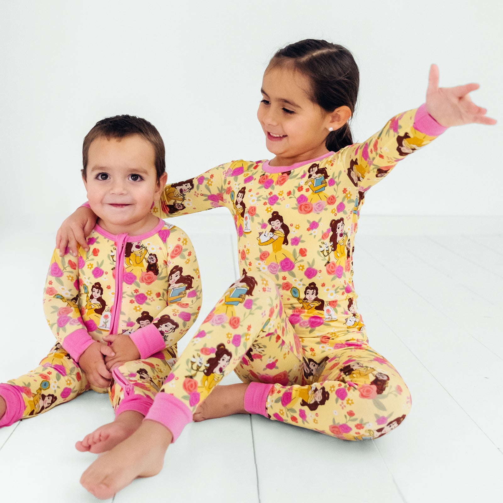 Disney Princess Belle Two-Piece Pajama Set、mySite、g9winljtr