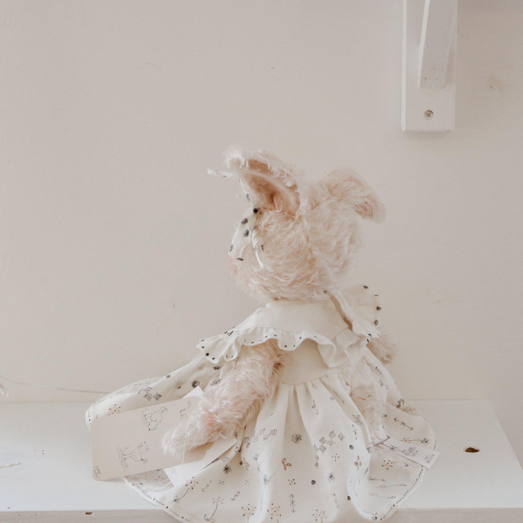 RETIRED - Hutch Studio Original - Lizett - One of A Kind Bunny、mySite、g9winljtr