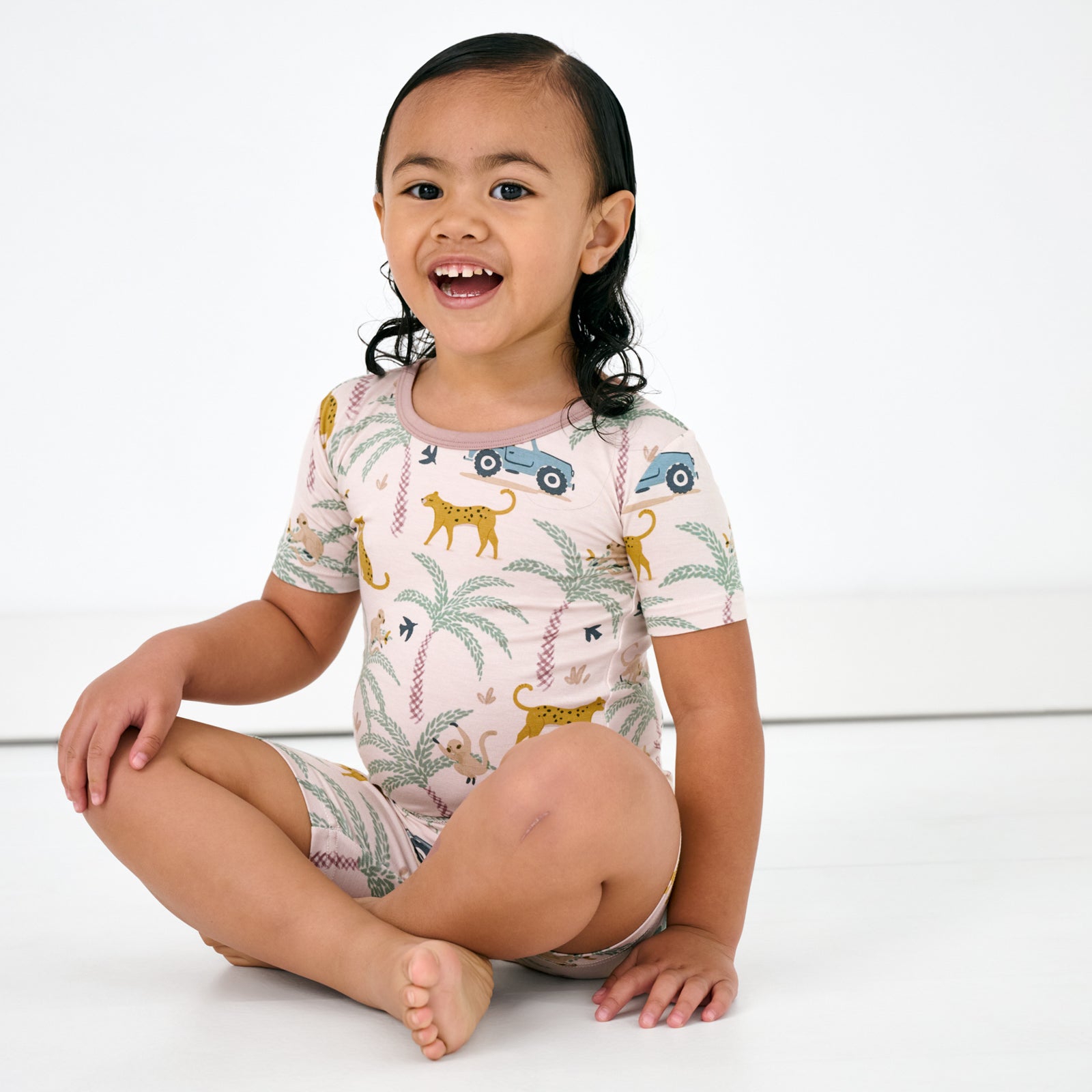  Wild Escape Two-Piece Short Sleeve & Shorts Pajama Set、mySite、layawaytickets