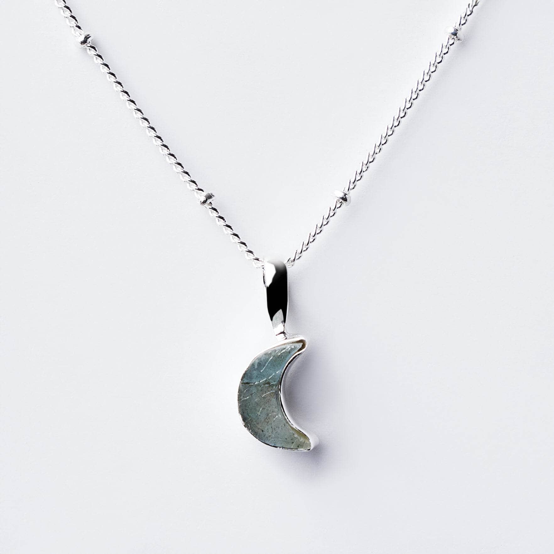 Crescent Moon Raw Gemstone Necklace、mySite、hinf8tx79