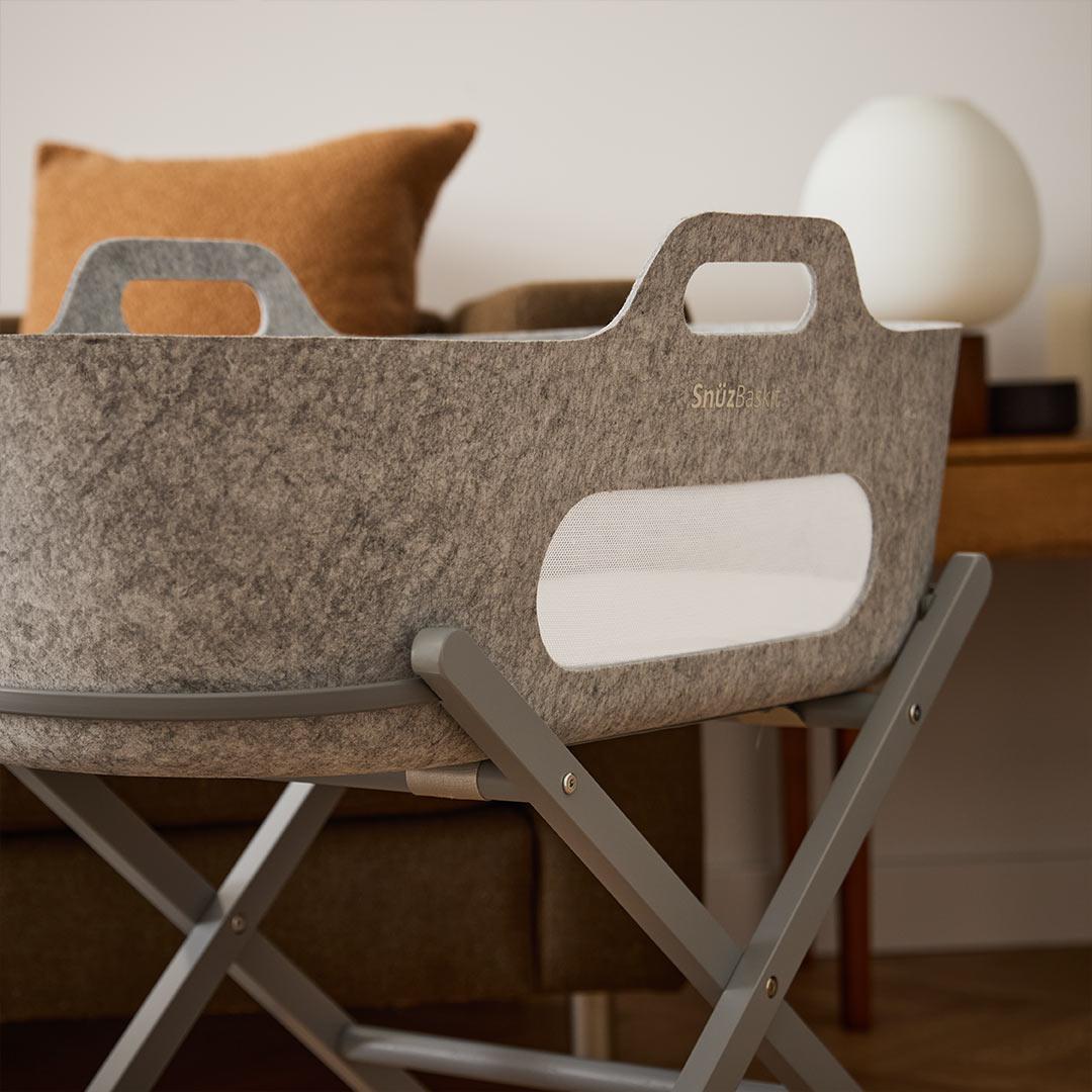  SnuzBaskit Moses Basket + Stand Set - Dove Grey/Light Grey、mySite、merchandisen