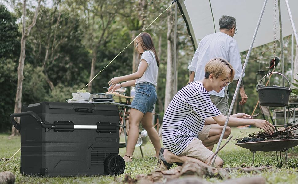 Portable electric cooler with air compressor 