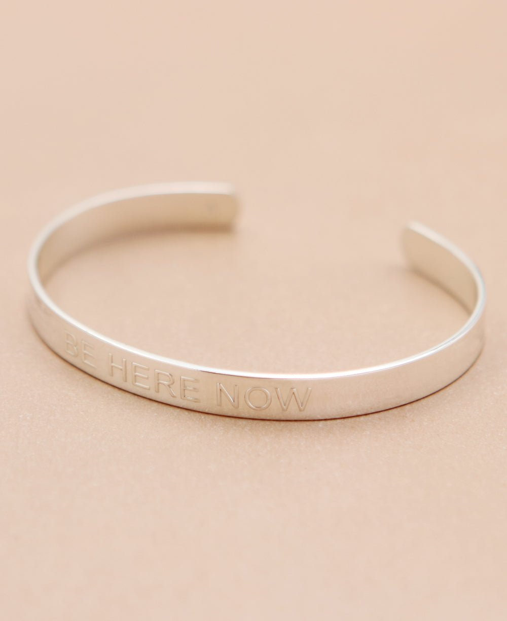 Be Here Now Embossed Sterling Cuff Bracelet、mySite、topwebapps