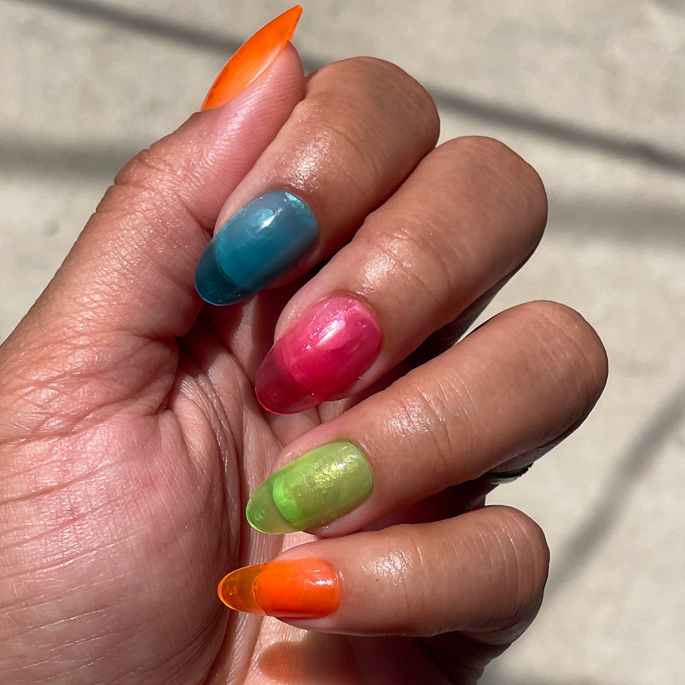 Neon Rainbow Jelly - Press-On | Medium | Oval、mySite、solidvoid