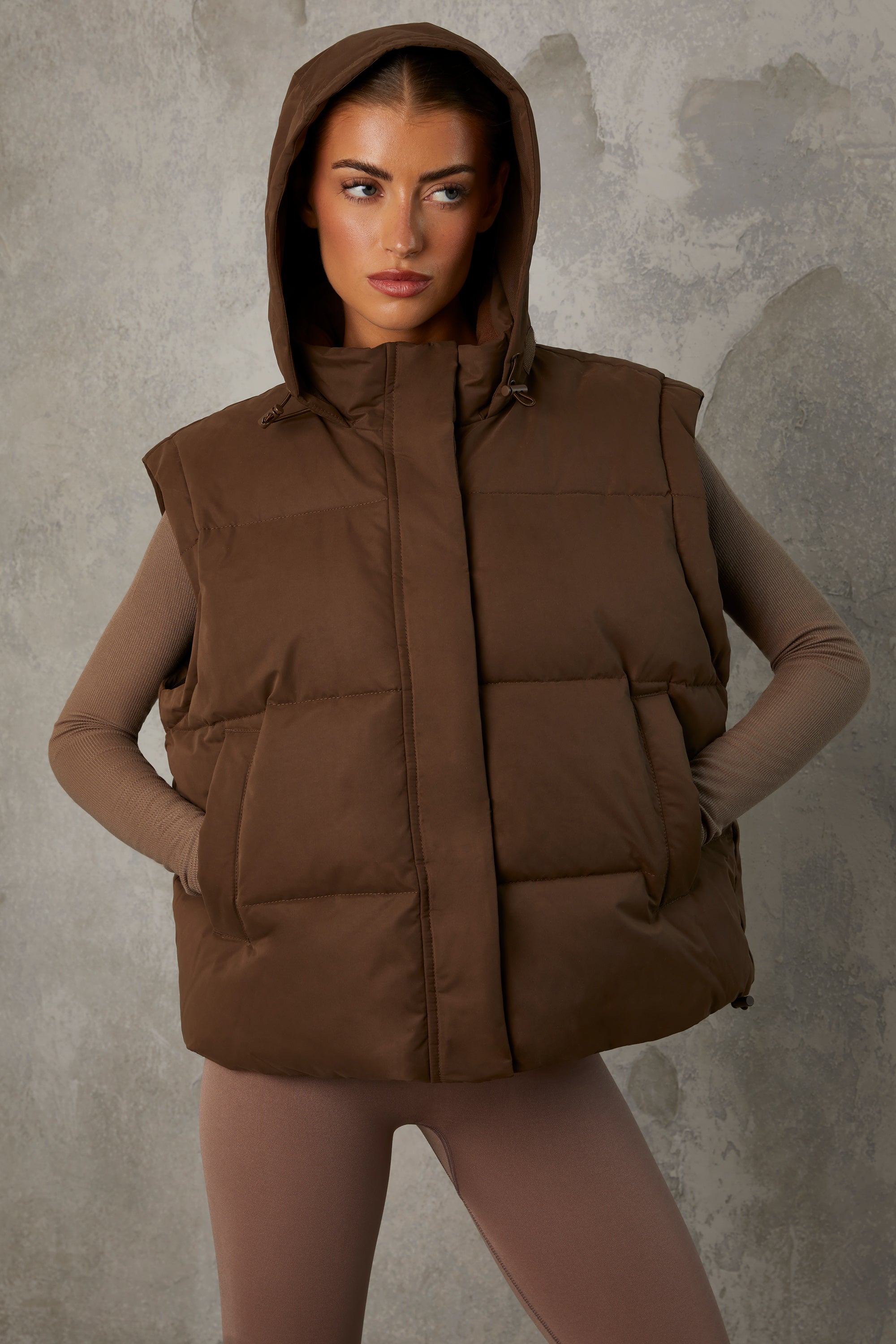Cropped Puffer Jacket with Detachable Sleeves in Cocoa Brown、mySite、solidvoid