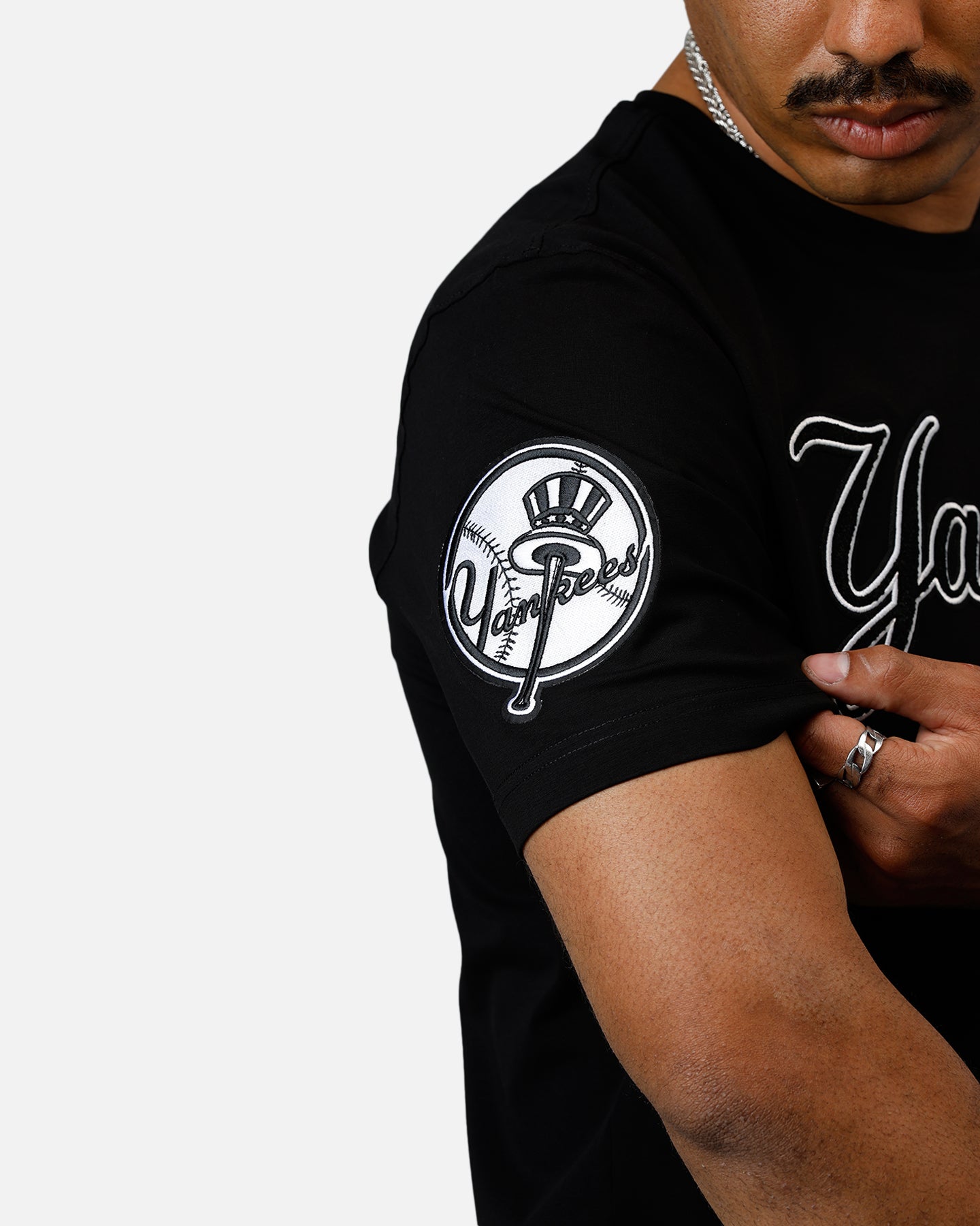 Pro Standard New York Yankees Chenille T-Shirt Black、mySite、zt4zffjzw