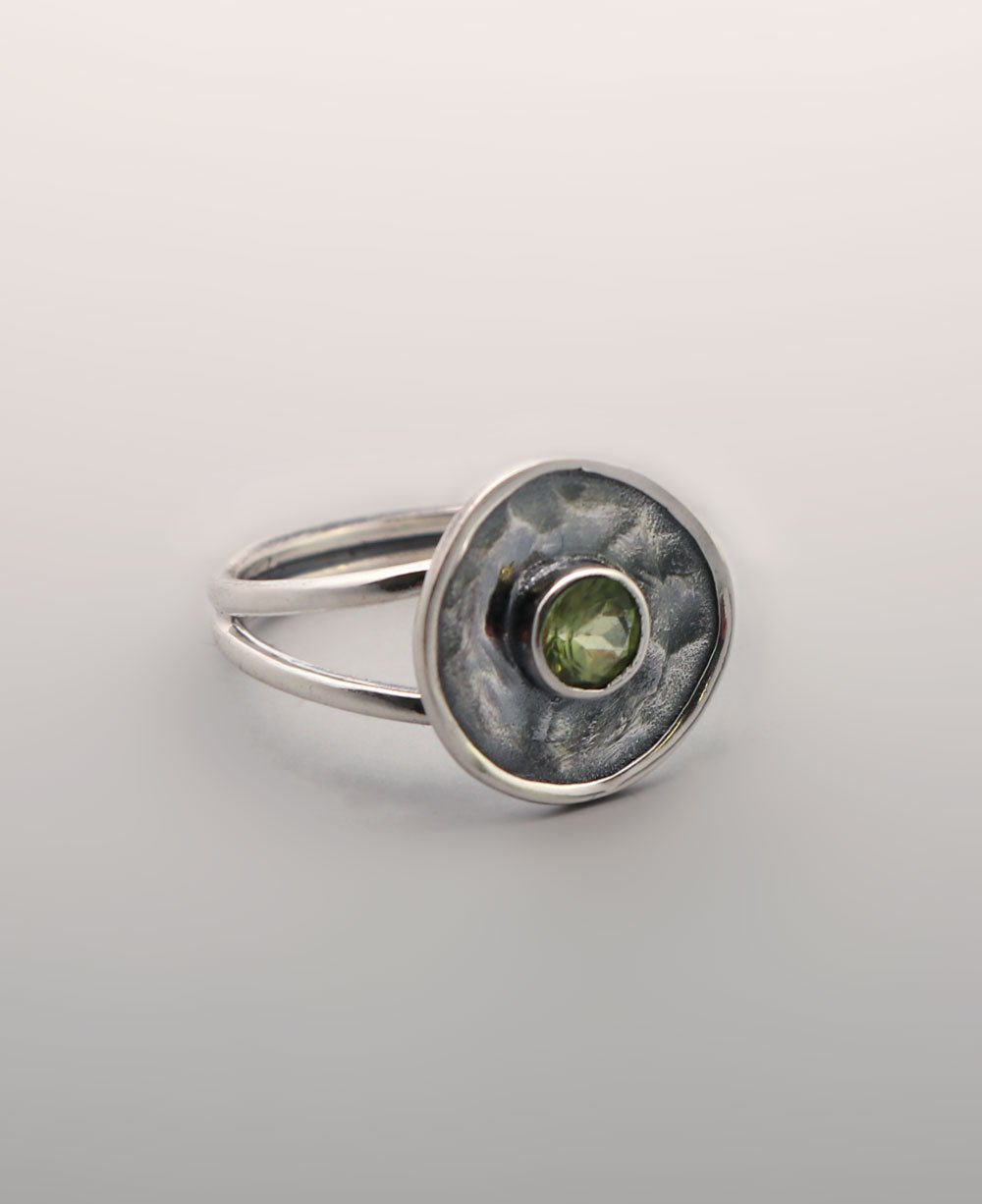 Oxidized Sterling Silver Peridot Gemstone Circle Ring、mySite、topwebapps
