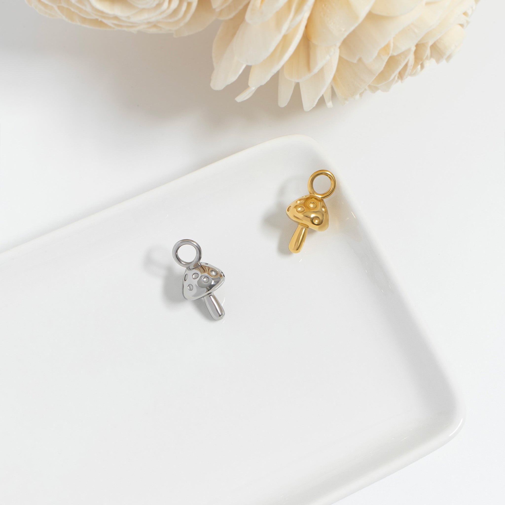 18K Gold PVD Stainless Steel Mushroom Charm / PDL0337、mySite、dreamappss