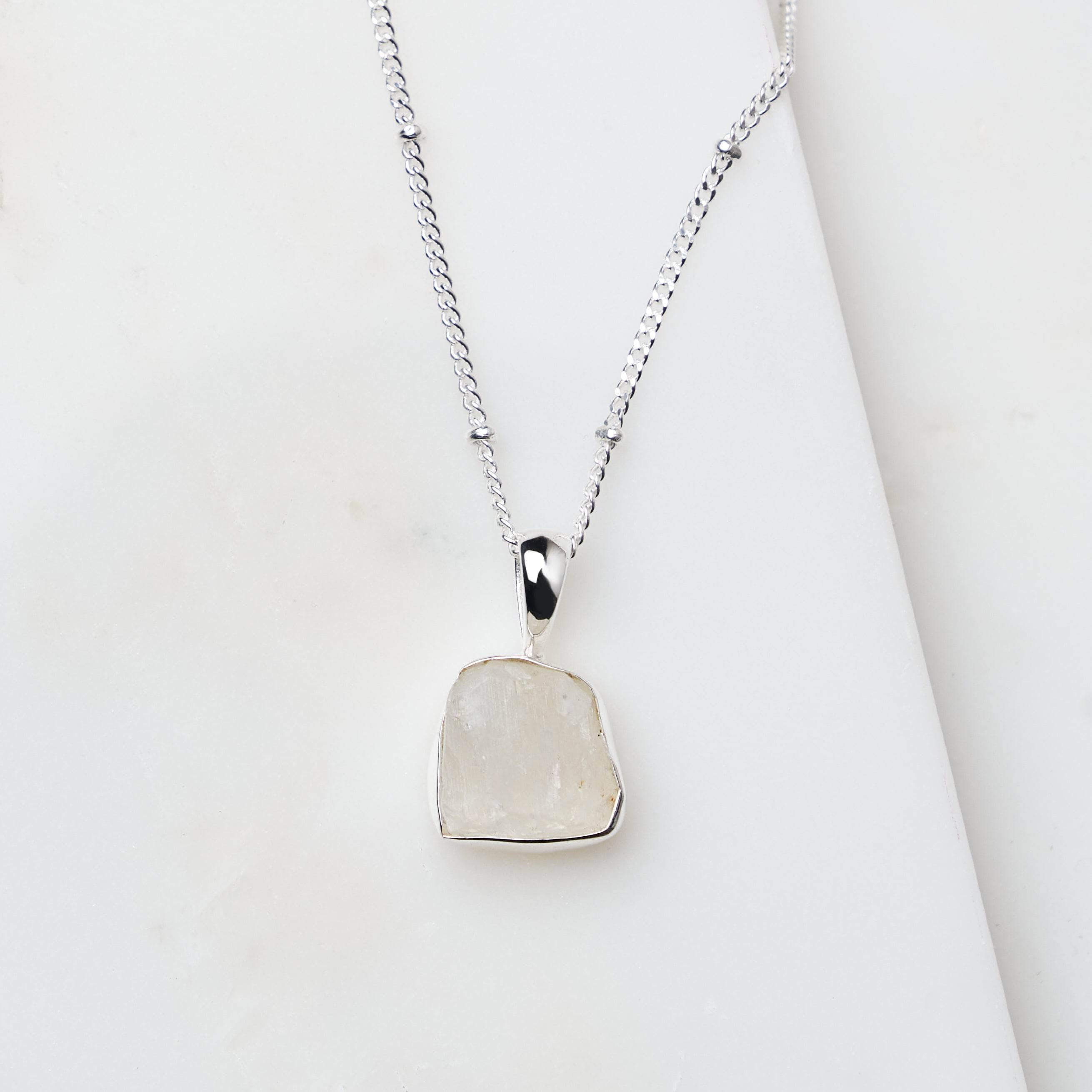 Rainbow Moonstone Raw Crystal Necklace、mySite、hinf8tx79