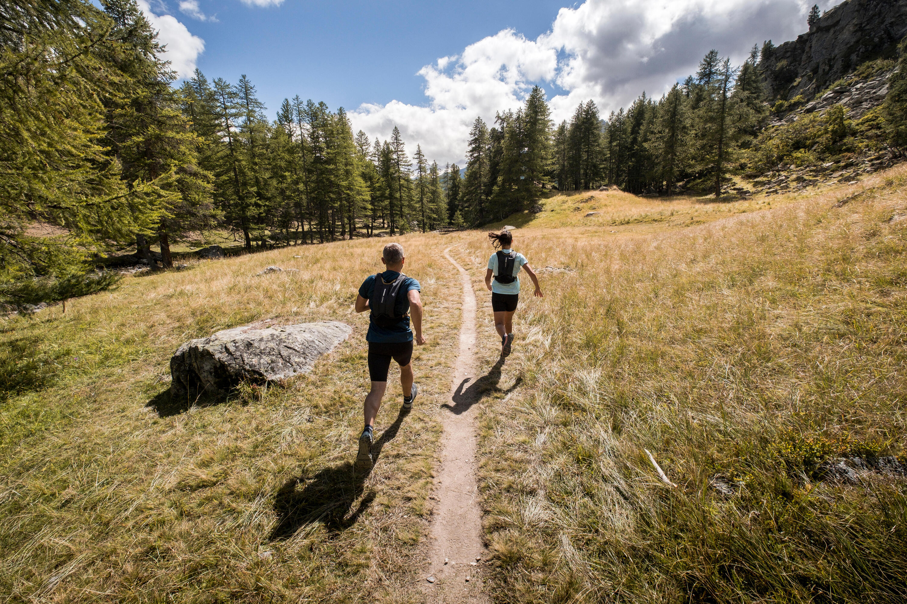 Kiprun Essential 5L Trail Running Hydration Vest - 1L Water Bladder Included、mySite、shKiprun Essential 5L Trail Running Hydration Vest - 1L Water Bladder Included、mySite、glenpowelloop_name