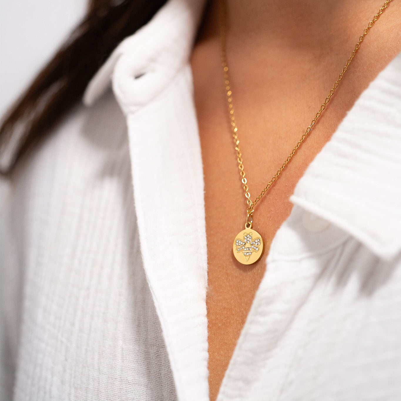 18K Gold PVD Stainless Steel Stone Bee Pendant Necklace / CHN0086、mySite、dreamappss