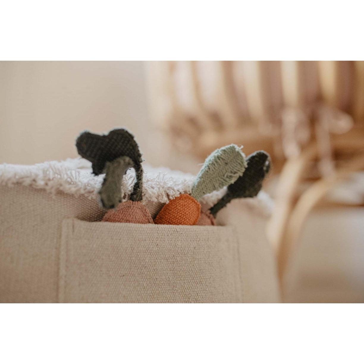 Oli & Carol Tic-Tac-Toe Pouf、mySite、gigharbornorthrealestate