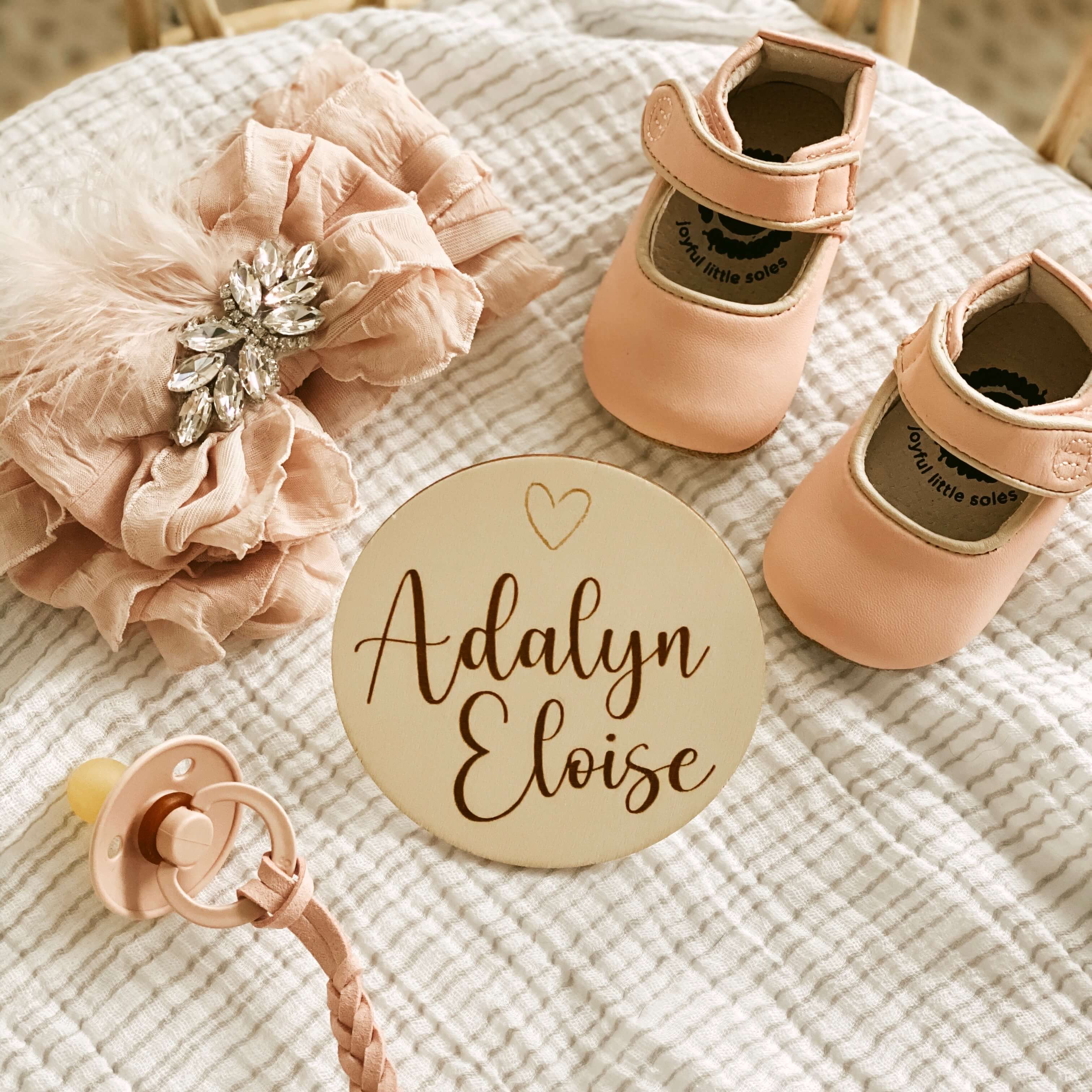  Personalized Baby Name Wood Announcement | Tiny Heart、mySite、layawaytickets