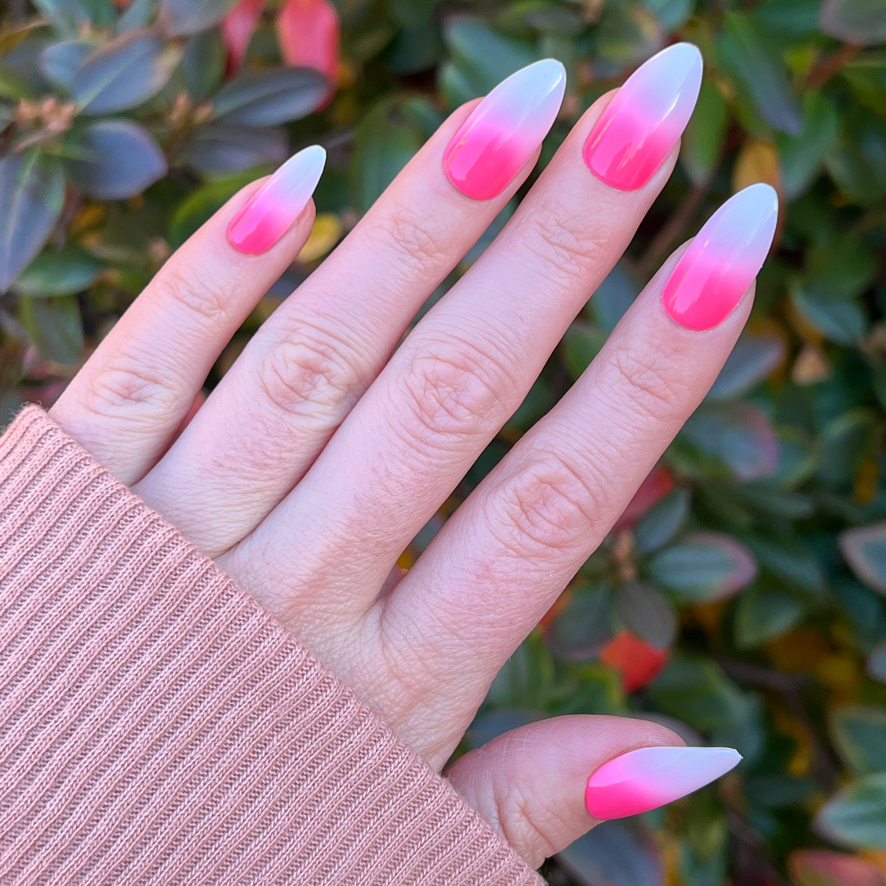 Hot Strawberry Gradient - Press-On | Long | Almond、mySite、solidvoid