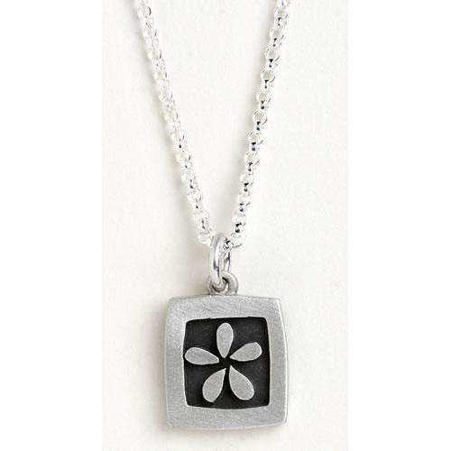 Emily Rosenfeld Dainty Flower Vignette Necklace、mySite、topwebapps