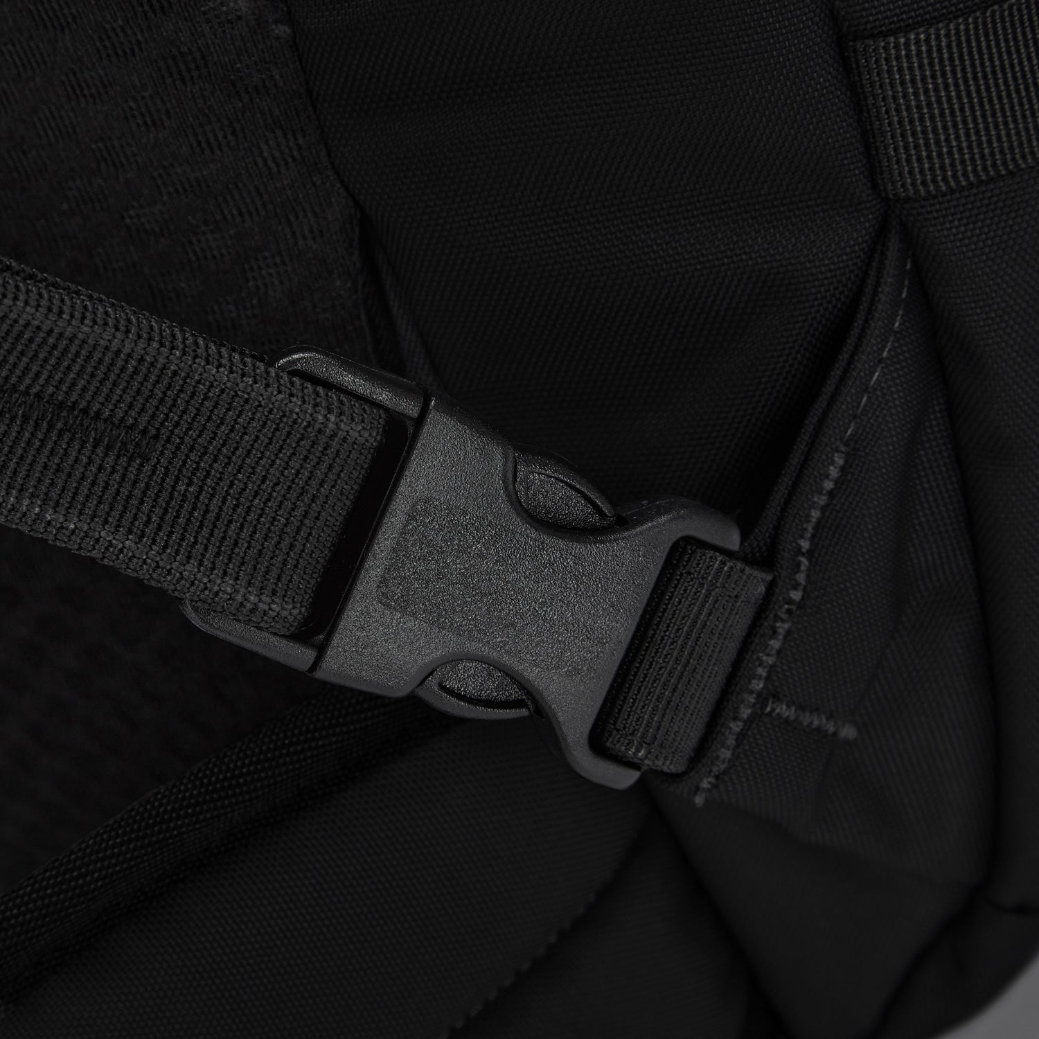 Pacsafe® EXP45 anti-theft carry-on travel pack、mySite、garagedoors4me