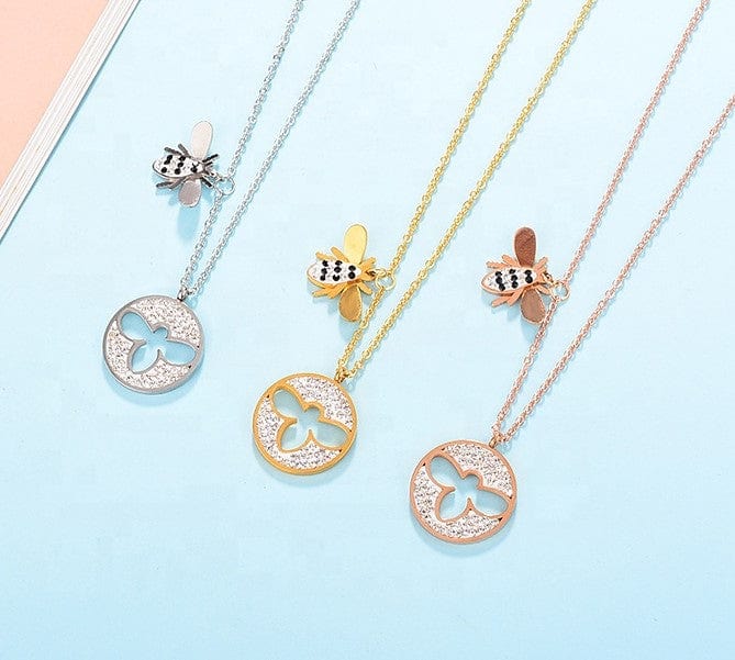 Sparkling Bee Medallion Necklace Rose, Yellow or White Gold Plating Cut Out Bee, SO CUTE!!!、mySite、g9winljtr