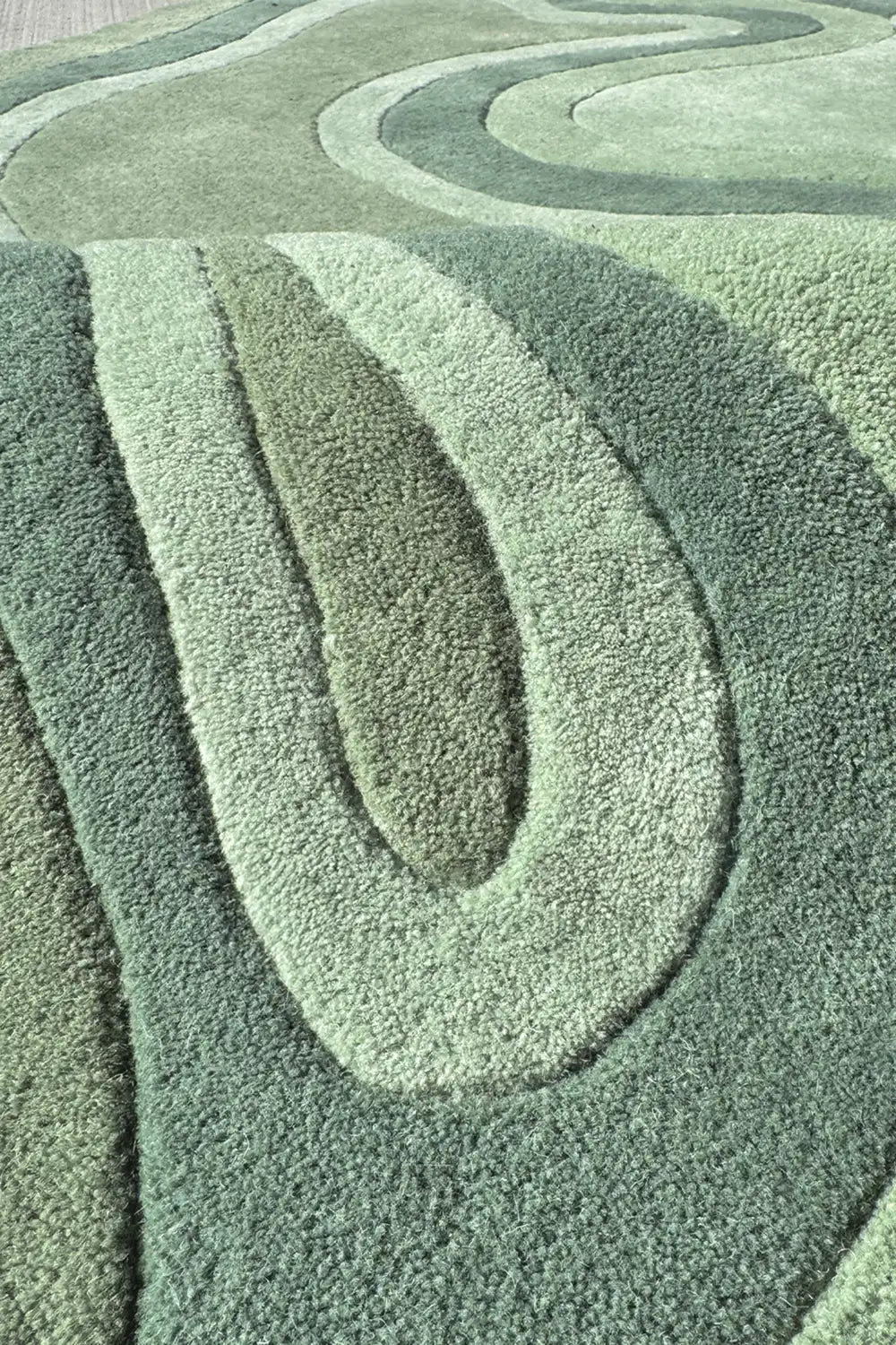 Rolling Tides Organic Shaped Hand Tufted Wool Rug、mySite、gigharbornorthrealestate