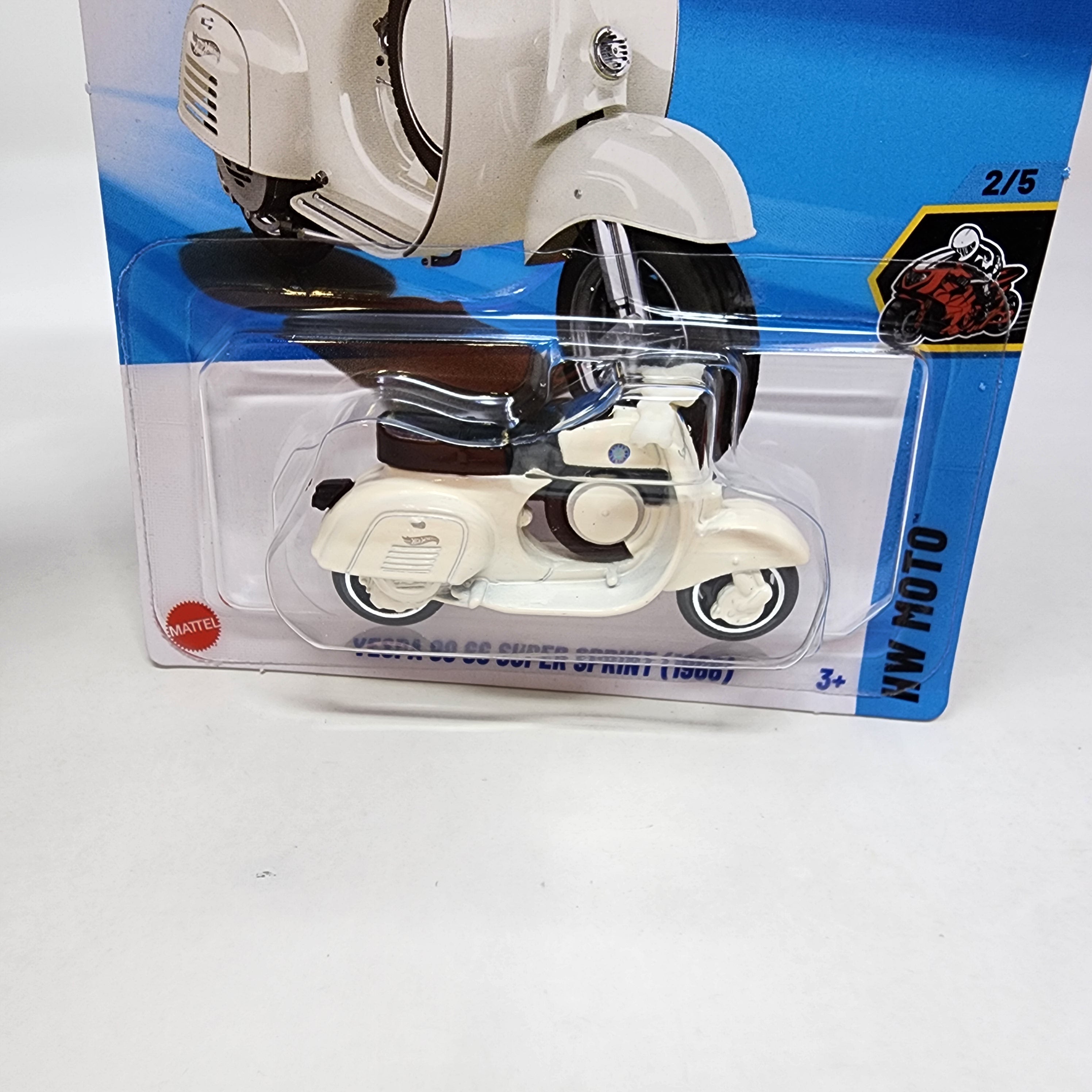 Vespa 90 SS Super Sprint 1966 #177 * White * 2025 Hot Wheels NEW! Case K、mySite、hgirdovlk