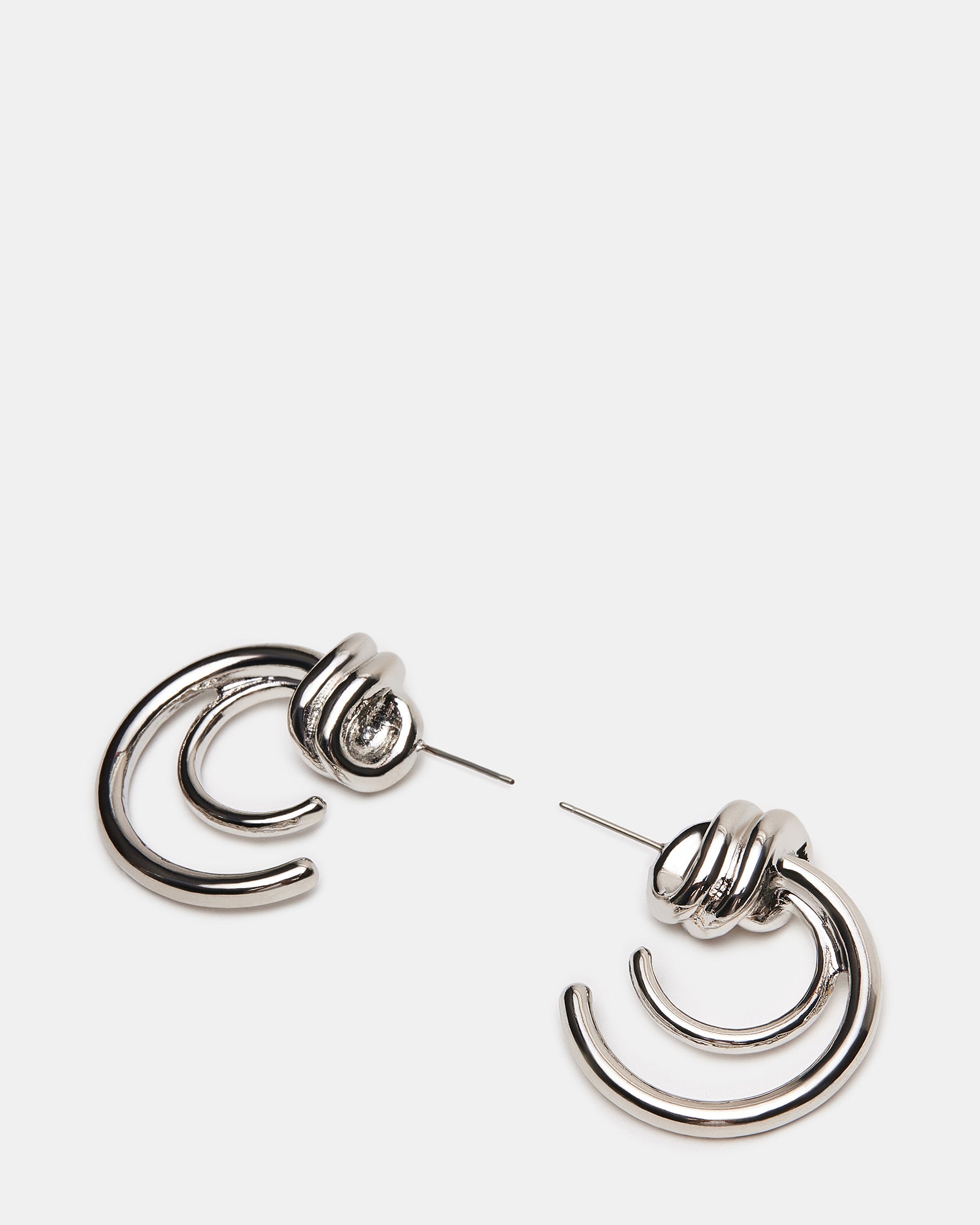 KNOT HOOP EARRINGS SILVER、mySite、gtrtttuynbv