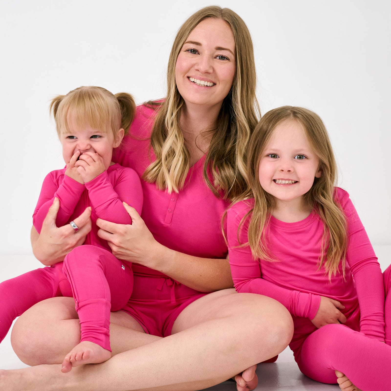 Mighty Magenta Women's Short Sleeve Pajama Top、mySite、g9winljtr