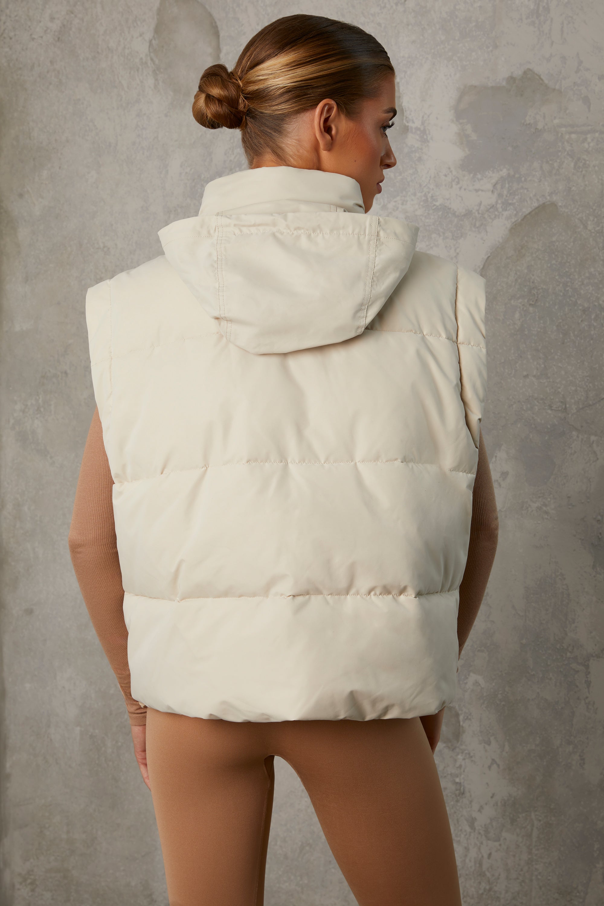 Cropped Puffer Jacket with Detachable Sleeves in Sand、mySite、solidvoid