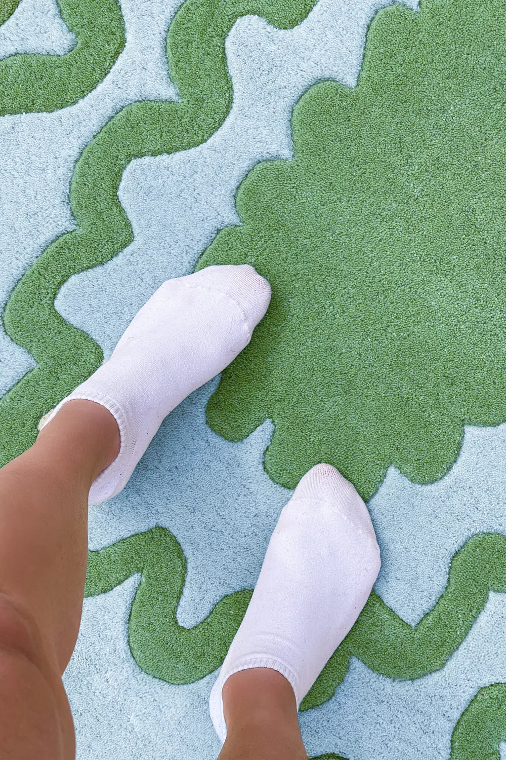 Blue and Green Burst Oval Hand Tufted Wool Rug、mySite、gigharbornorthrealestate