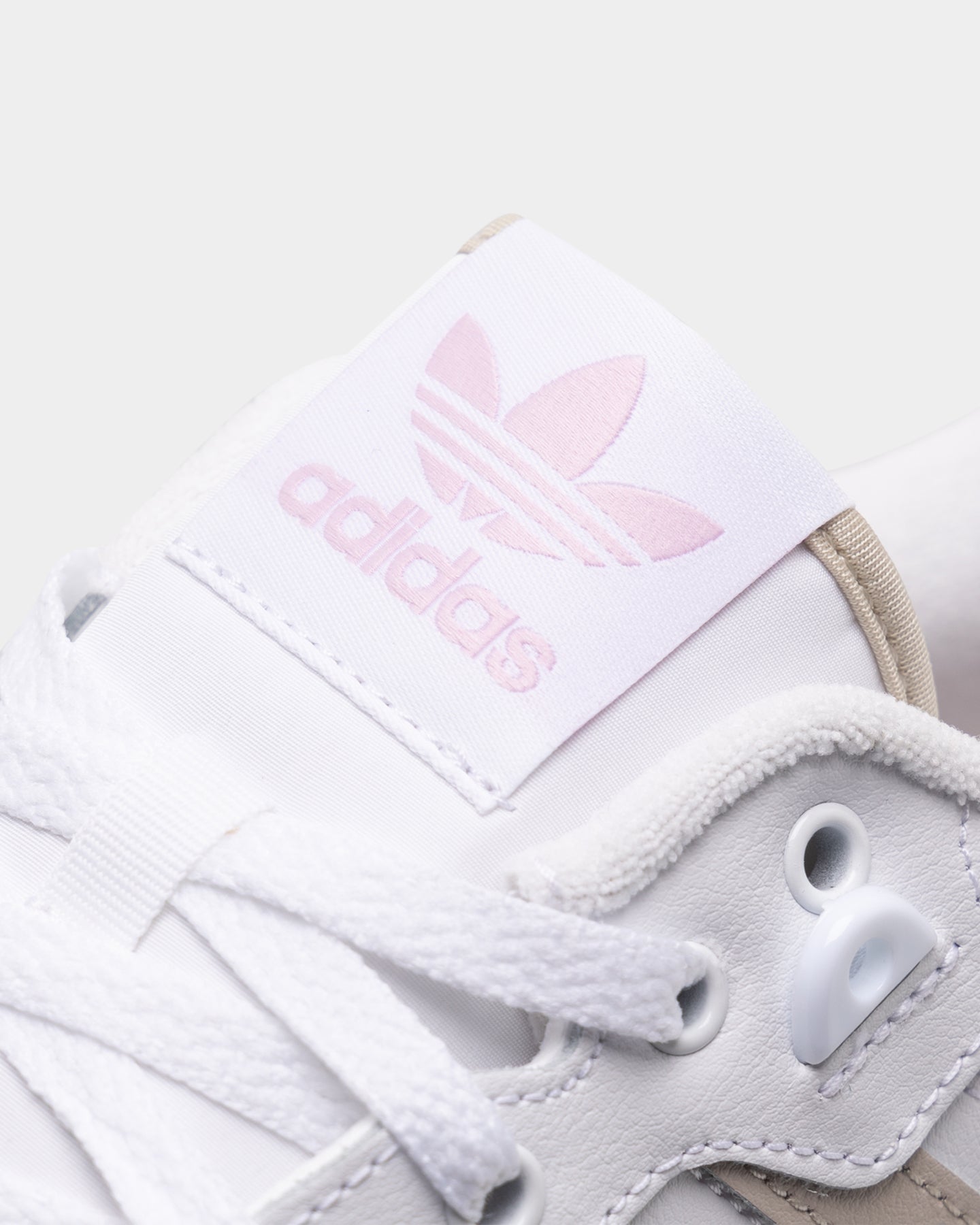 Adidas Women's Rivalry Low Footwear White/Wonder Beige、mySite、zt4zffjzw