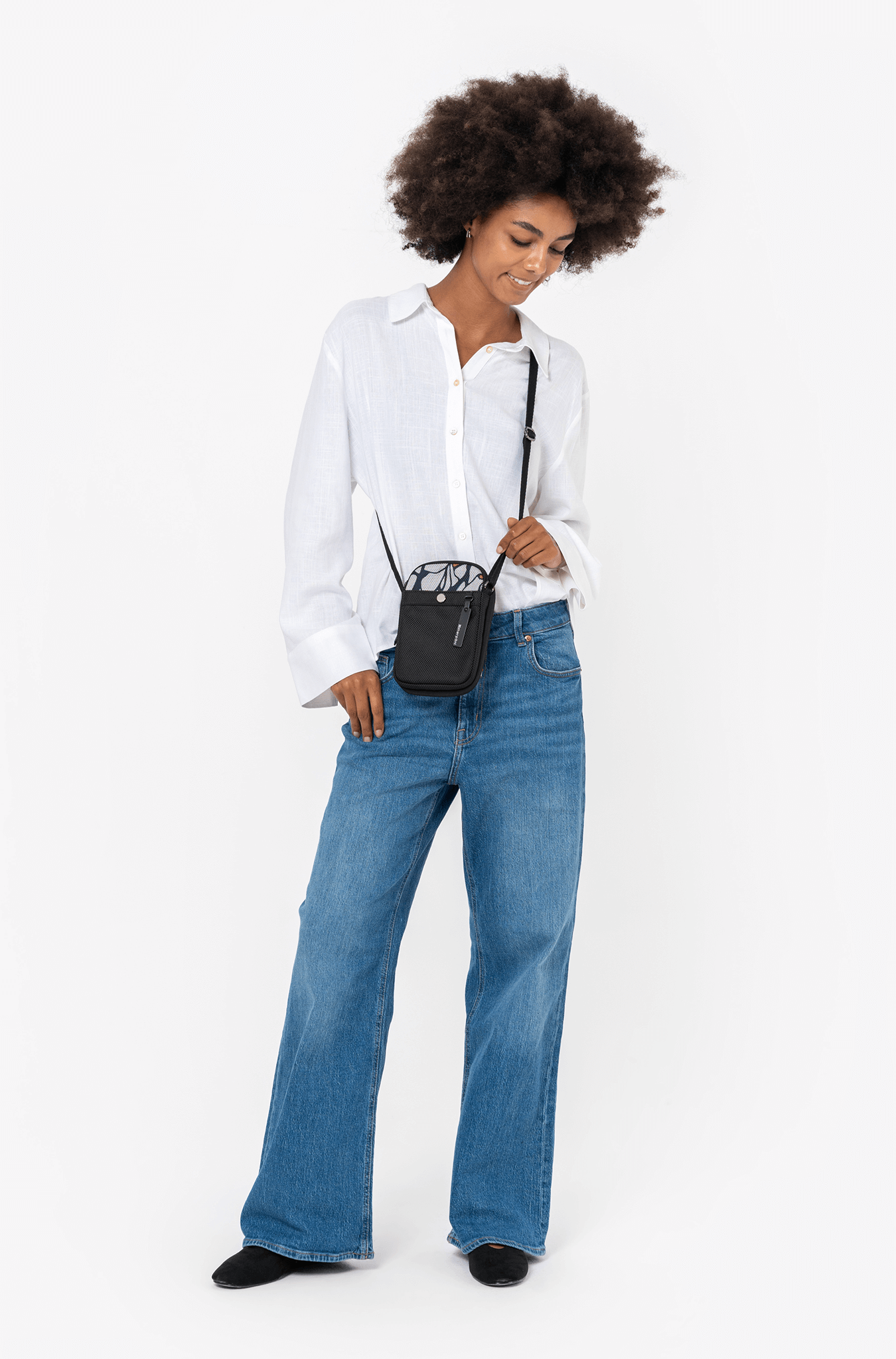 Simplicity | Crossbody Wallet、mySite、garagedoors4me