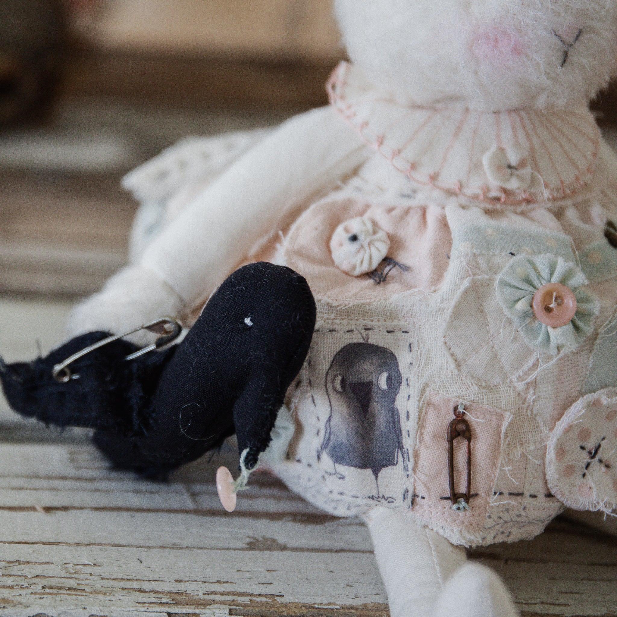 RETIRED - Hutch Studio - Hand Crafted Posie Patchwork & Little Caw、mySite、g9winljtr