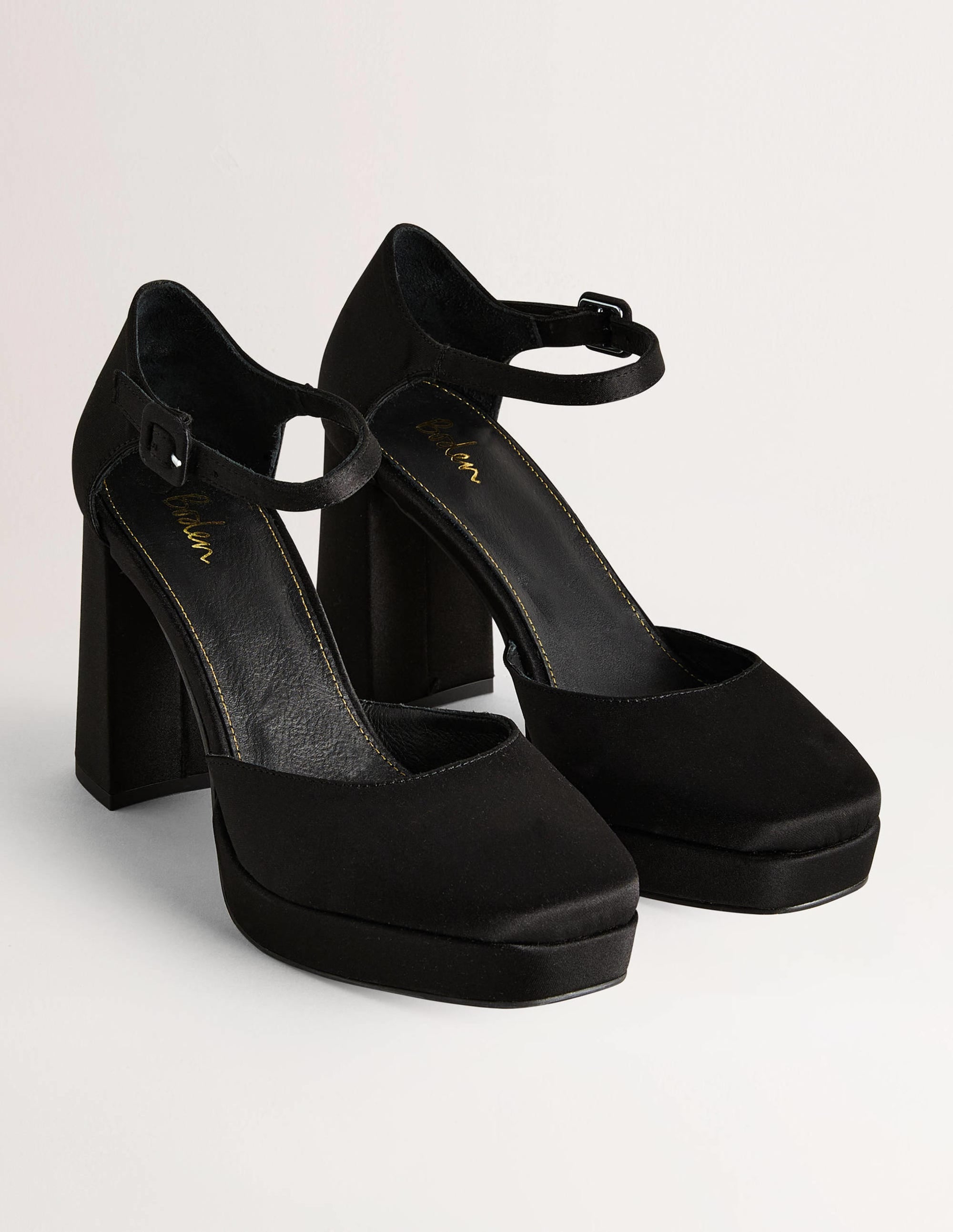 Closed-Toe Heeled Platforms-Black、mySite、ashleygrahame
