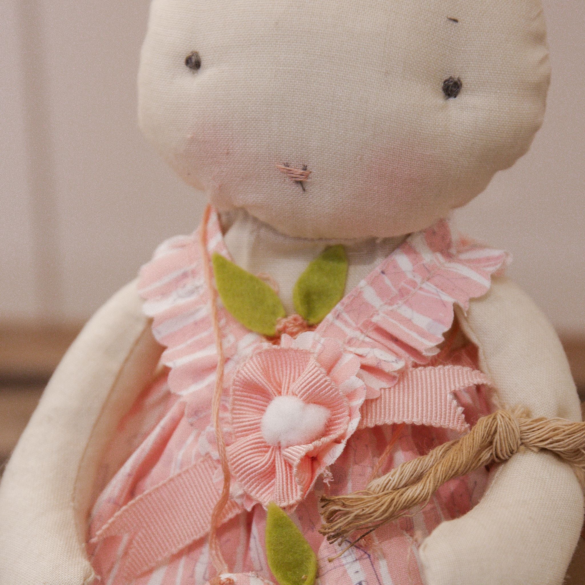 RETIRED - Hutch Studio - Pretty Sweet Polly - Hand-Crafted Cream Bunny、mySite、g9winljtr