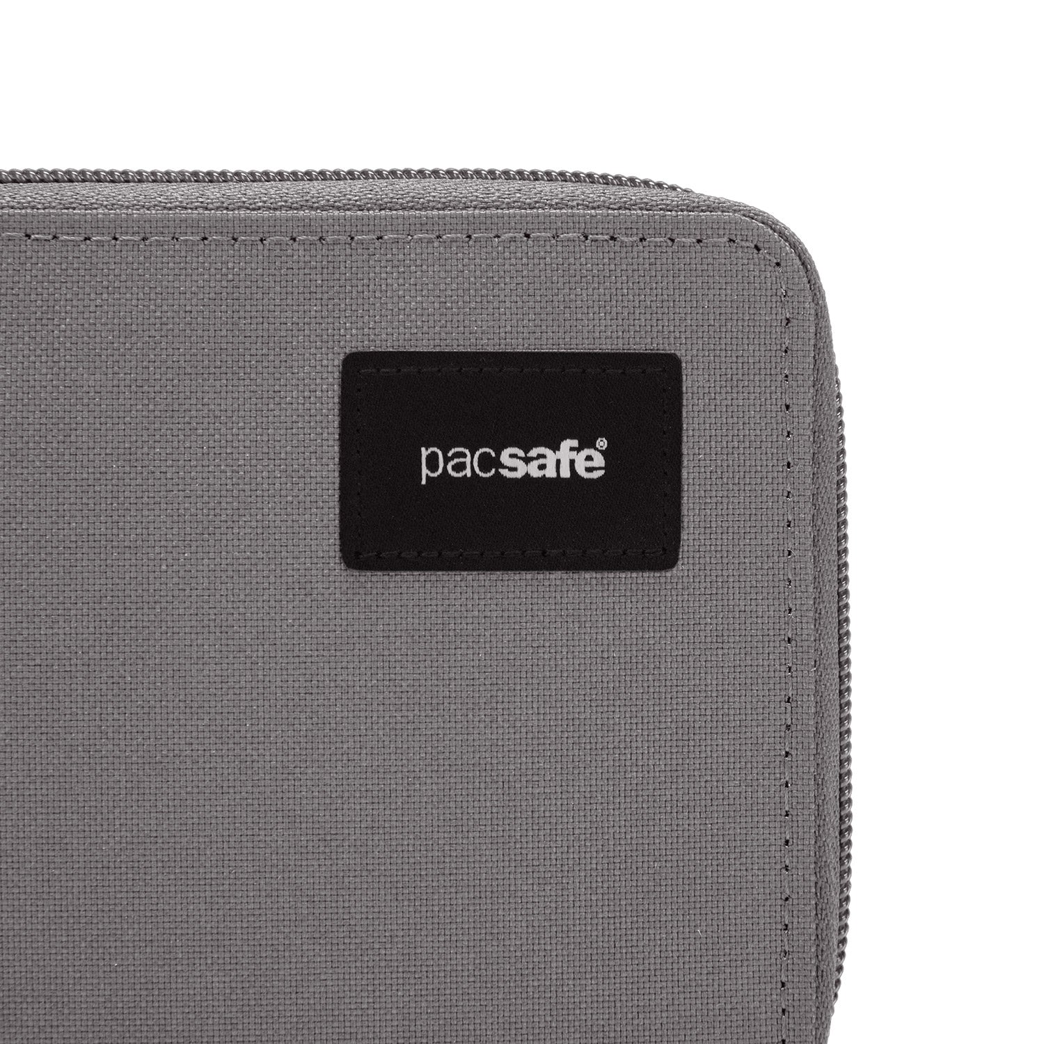 Pacsafe® RFIDsafe™ RFID blocking zip around wallet、mySite、garagedoors4me