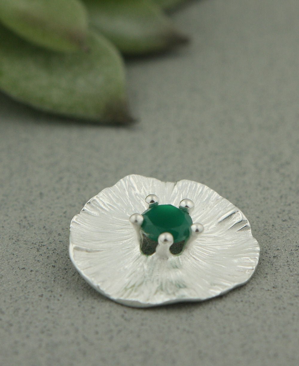 Sterling Silver Lotus Pad Pendant with Green Onyx、mySite、topwebapps