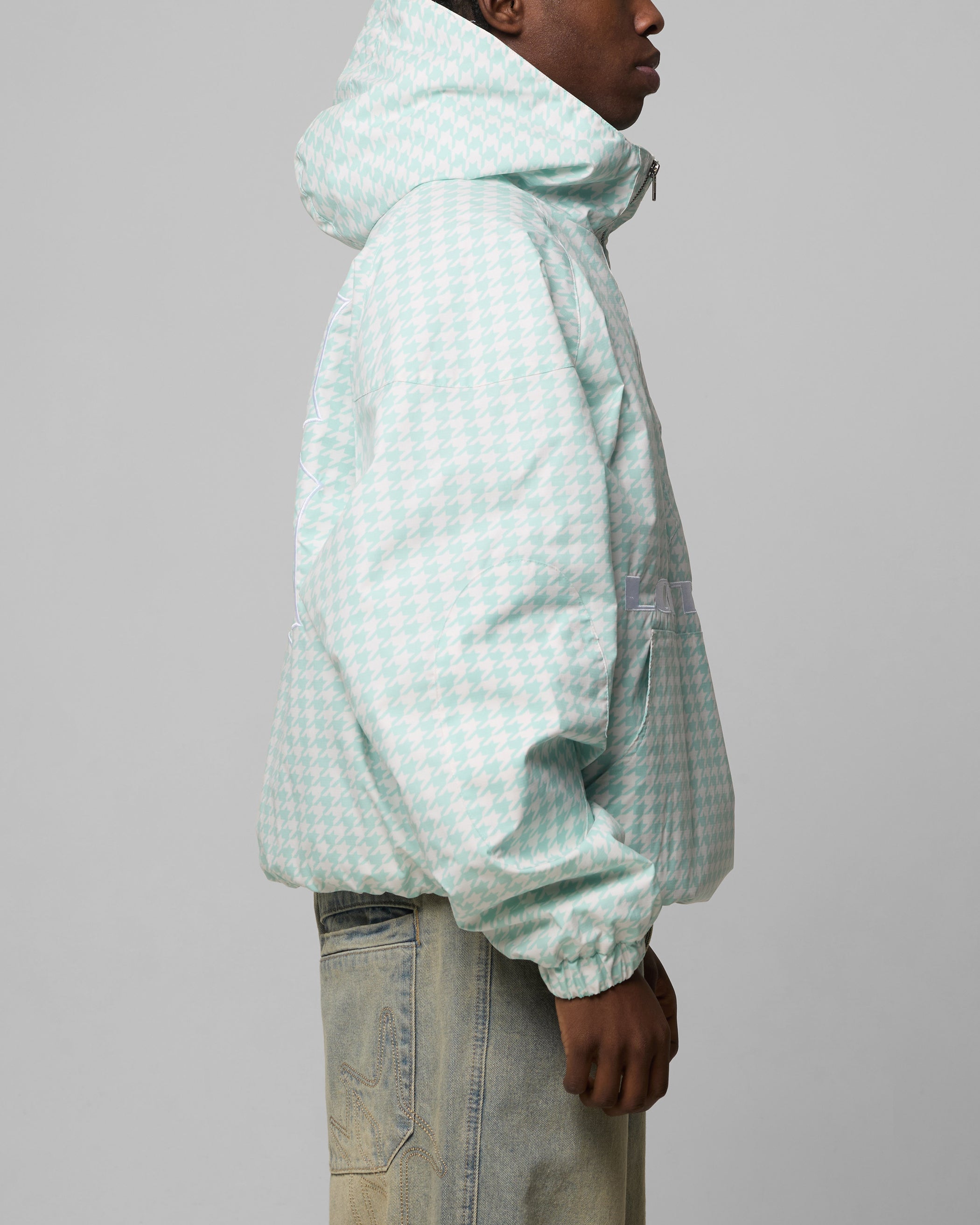 {product_title} - {shop_name}