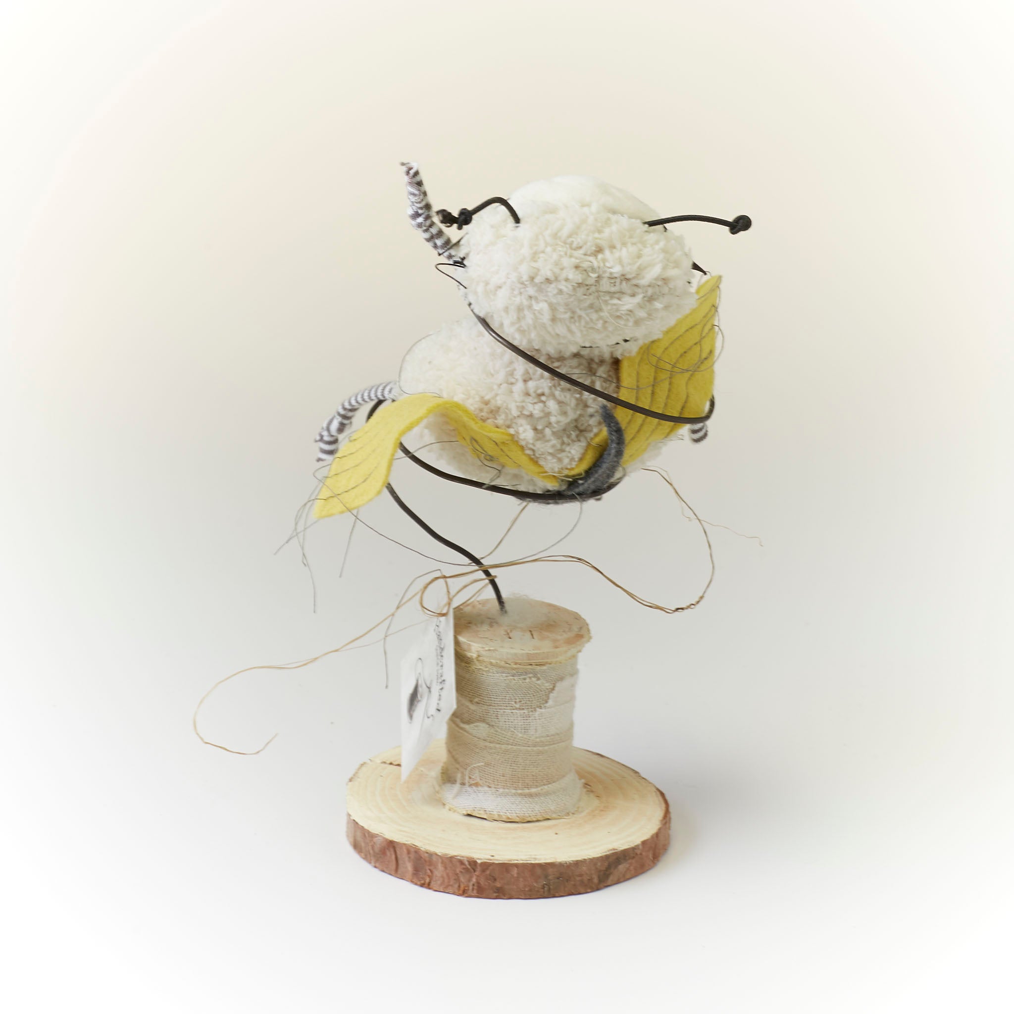 RETIRED - Hutch Studio - Buzby B - One Of A Kind Bug、mySite、g9winljtr