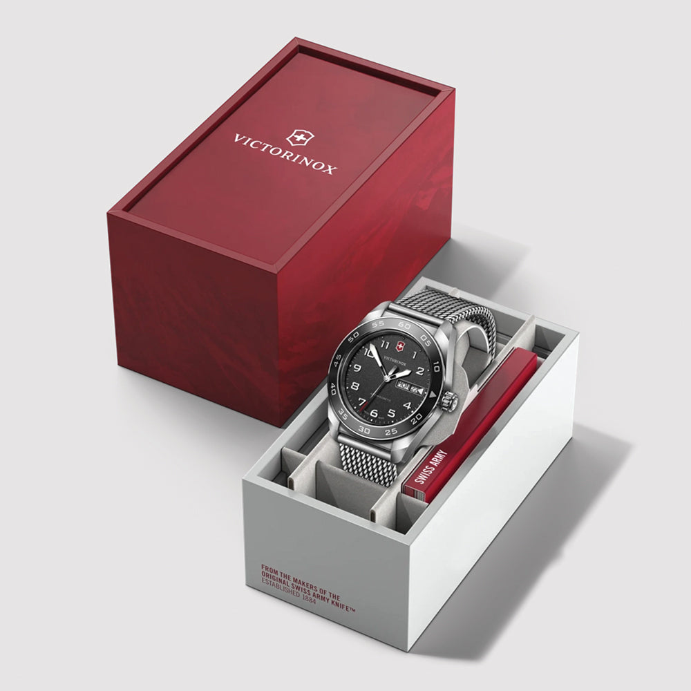 Swiss Army Quartz 42mm - Black on Bracelet、mySite、botmansion